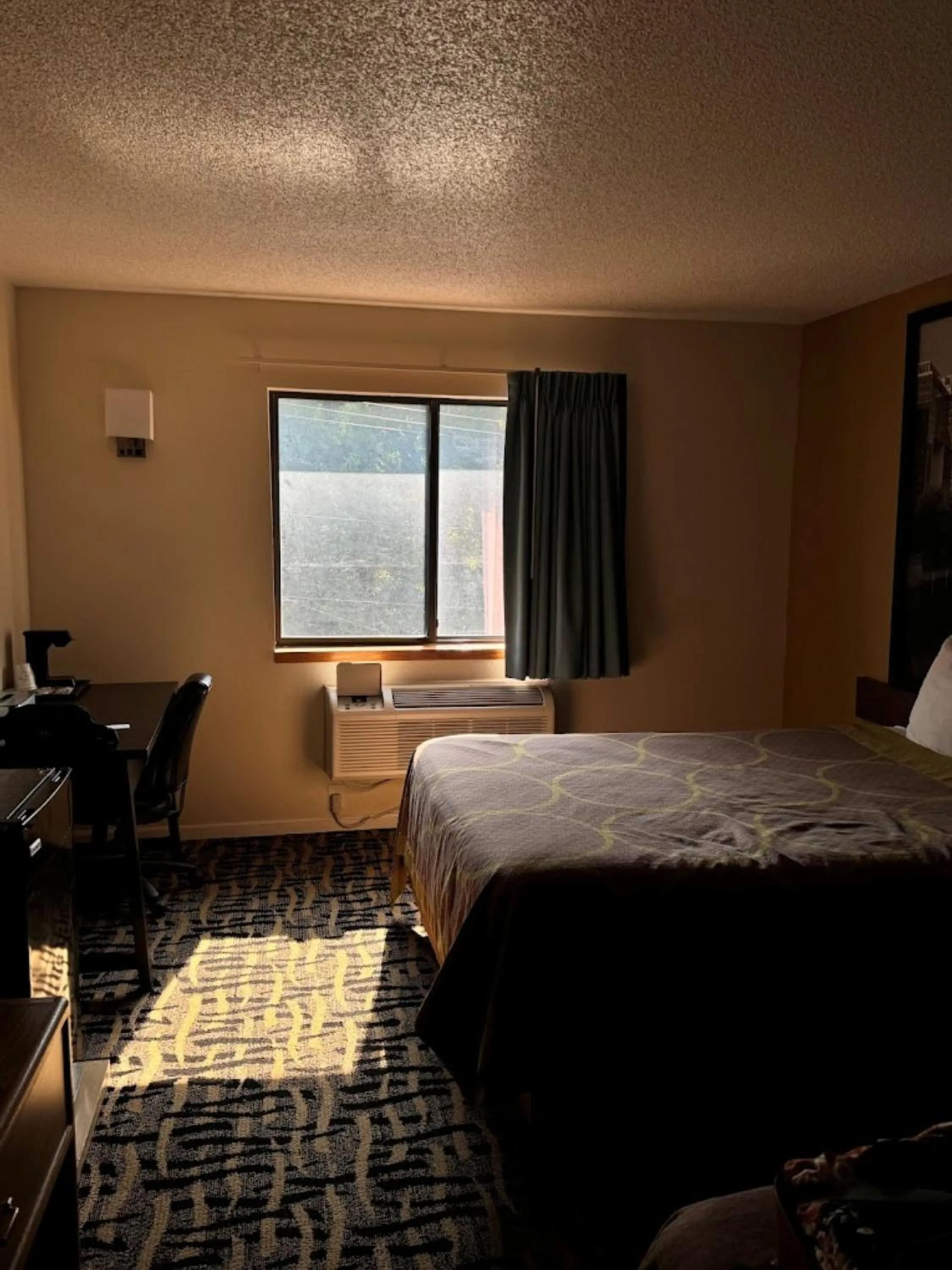 Bedroom, Bed in West Point Inn & Suits