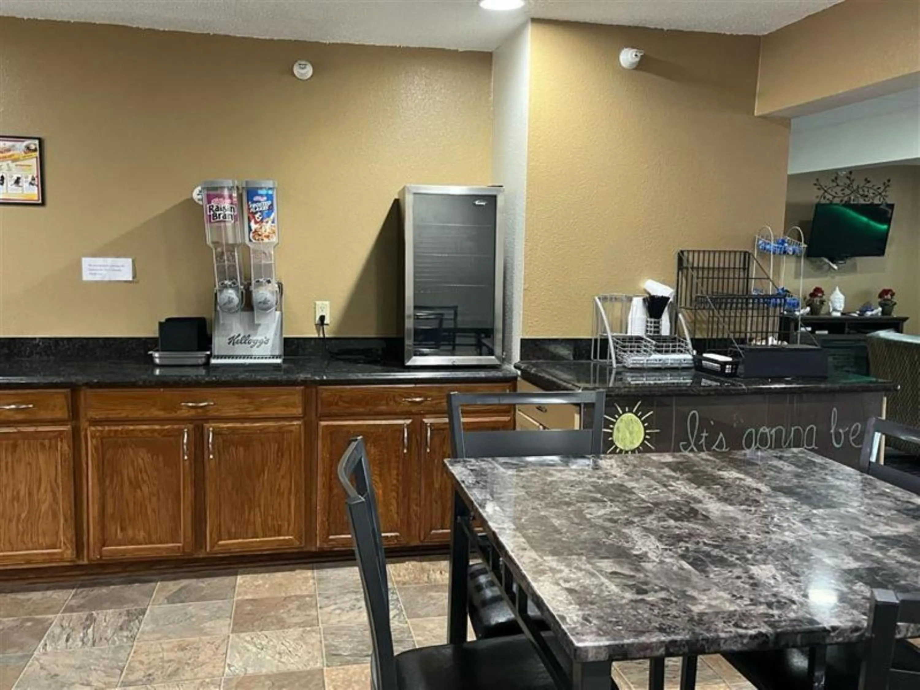 Breakfast in West Point Inn & Suits