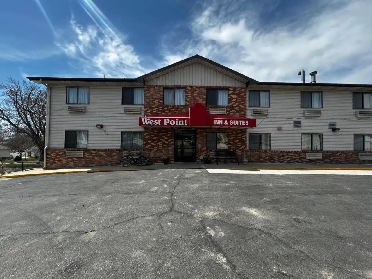 Property building in West Point Inn & Suits