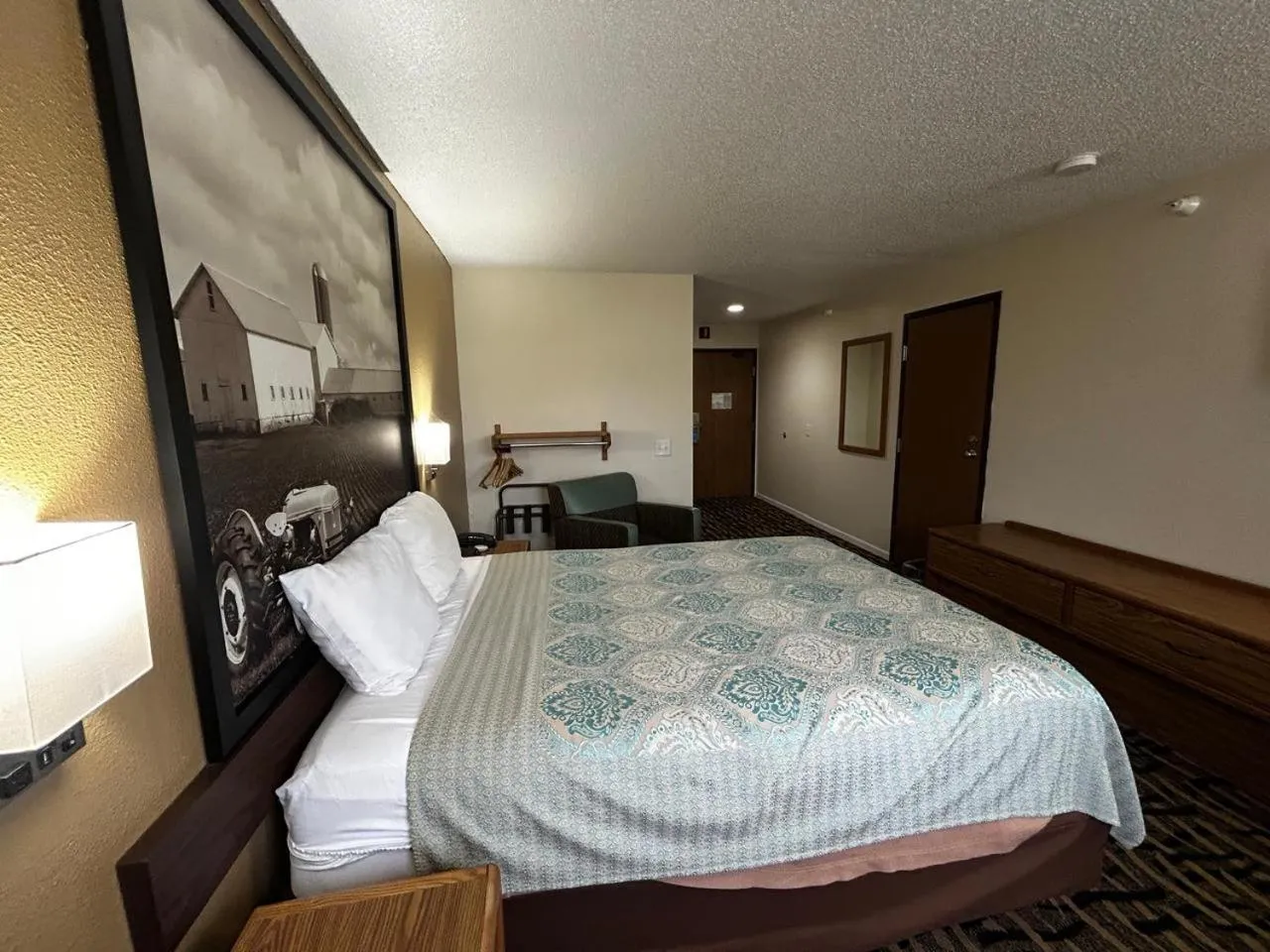 Bedroom, Bed in West Point Inn & Suits