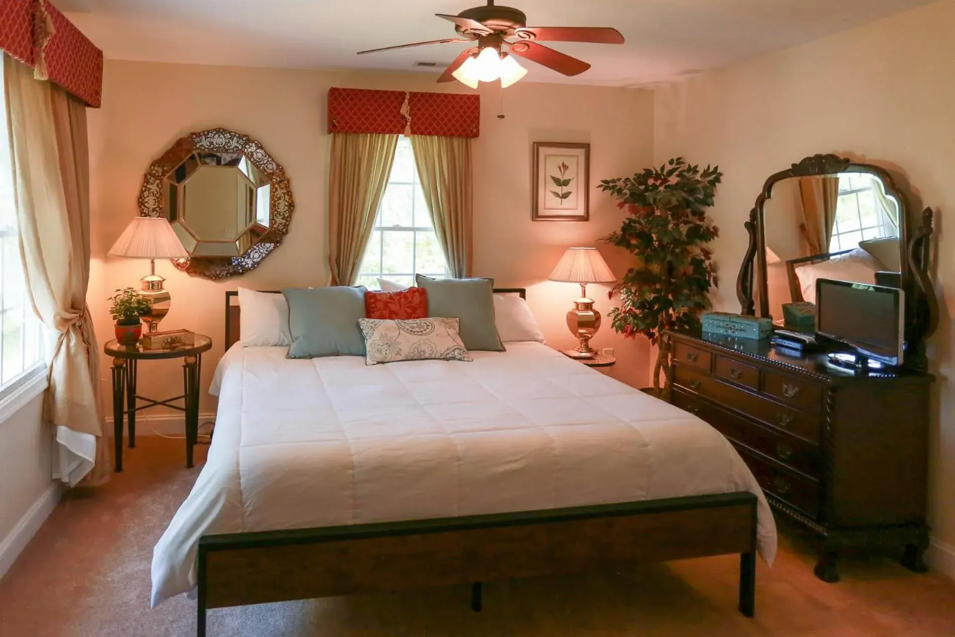 King Suite in Ma Margarets House Bed and Breakfast King Suite in Ma Margarets House Bed and Breakfast