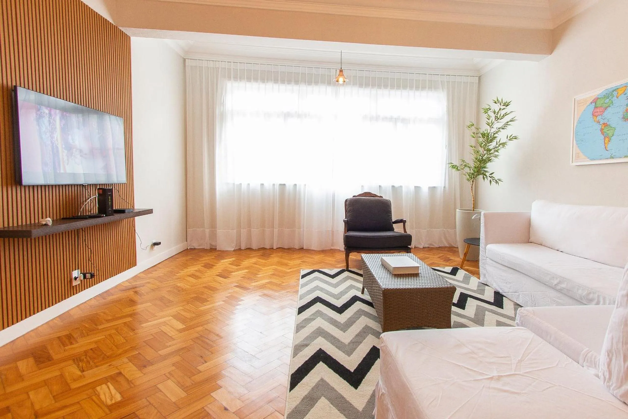 Communal lounge/ TV room in Exclusivo 3Qtos c/ Garagem em Copacabana, conforto