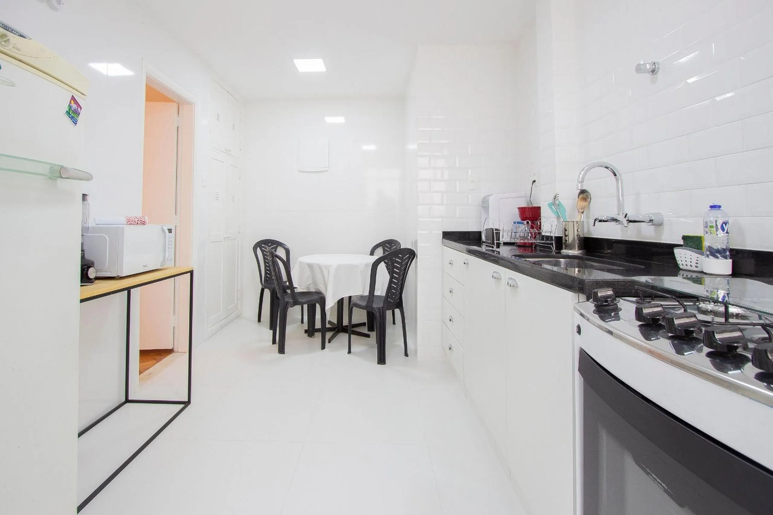 Coffee/tea facilities in Exclusivo 3Qtos c/ Garagem em Copacabana, conforto