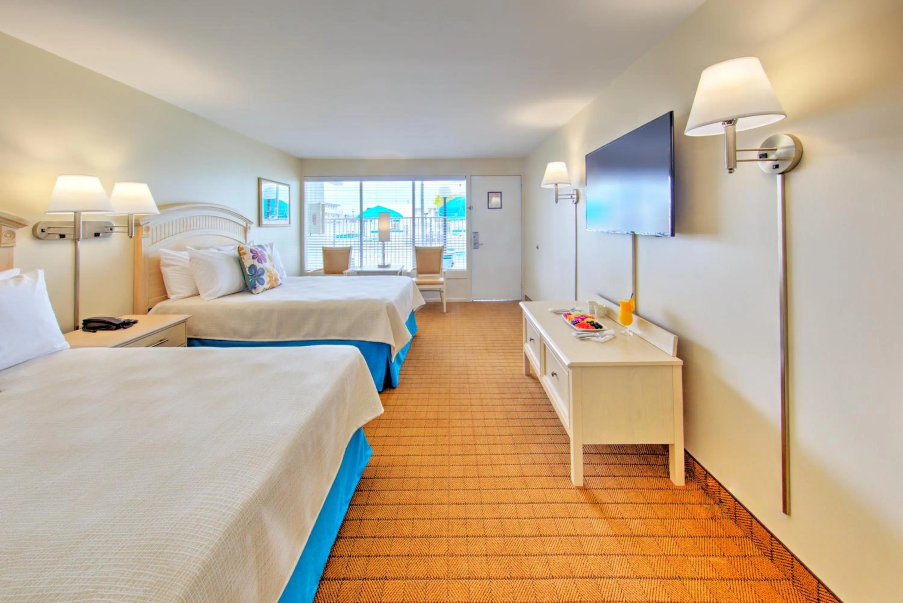 Pool view, Bed in Dunes Court