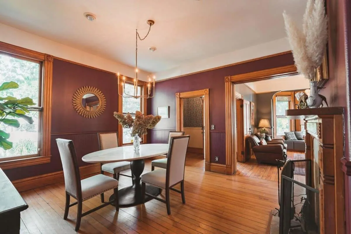 The Matriarch Heritage House- Downtown Ashland