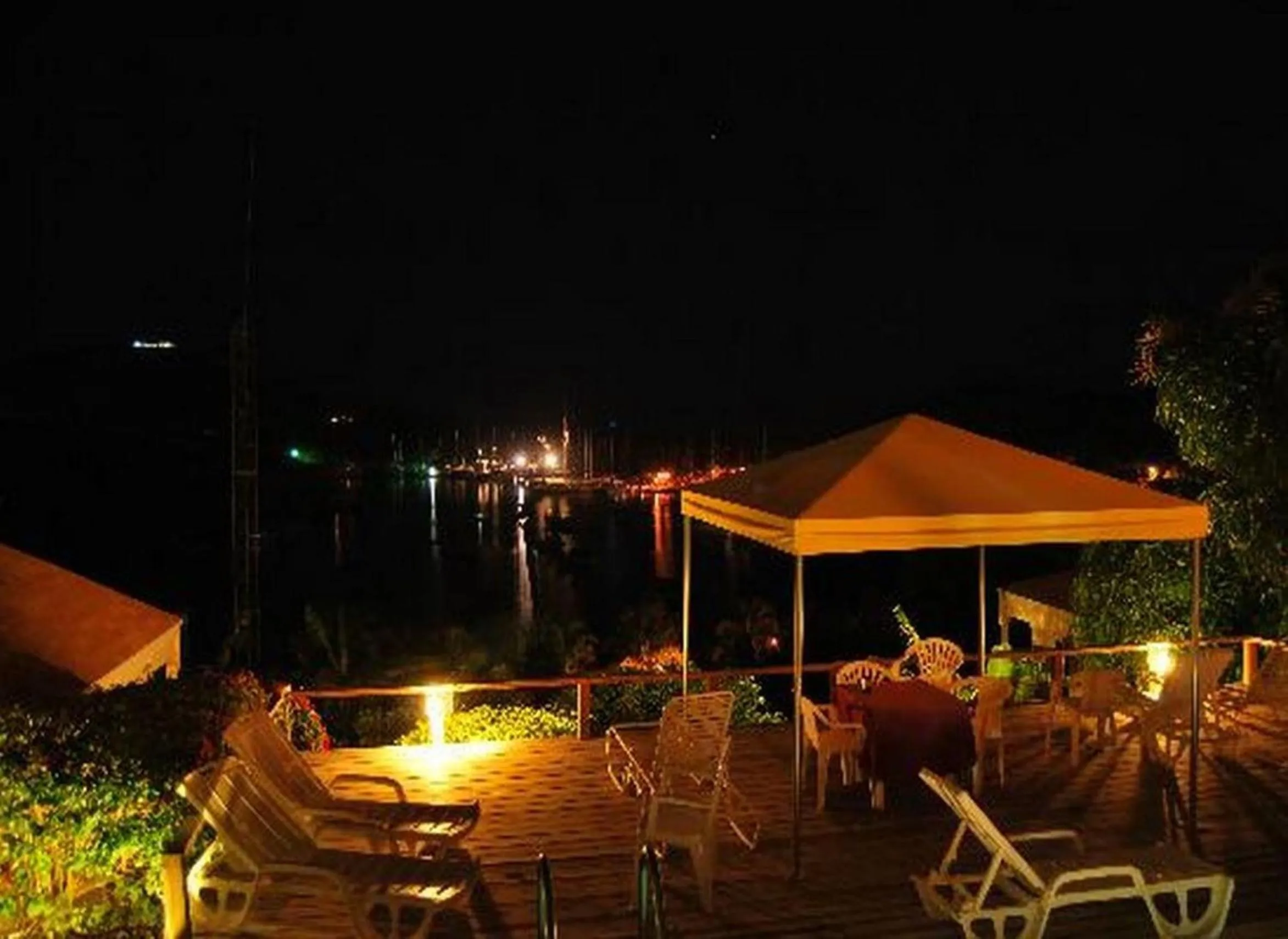 Night in The Ocean Inn Antigua