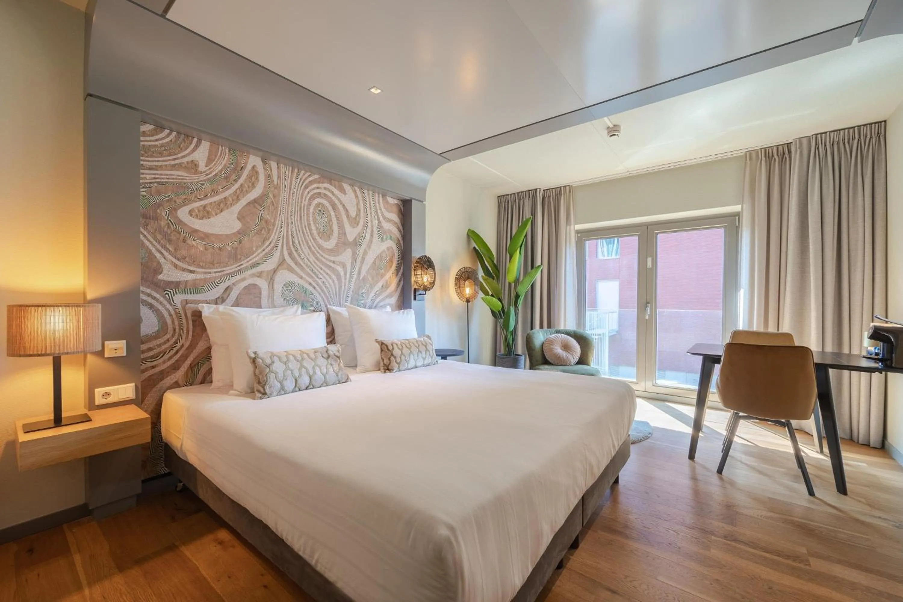 Bedroom, Bed in Leonardo Hotel Breda City Center