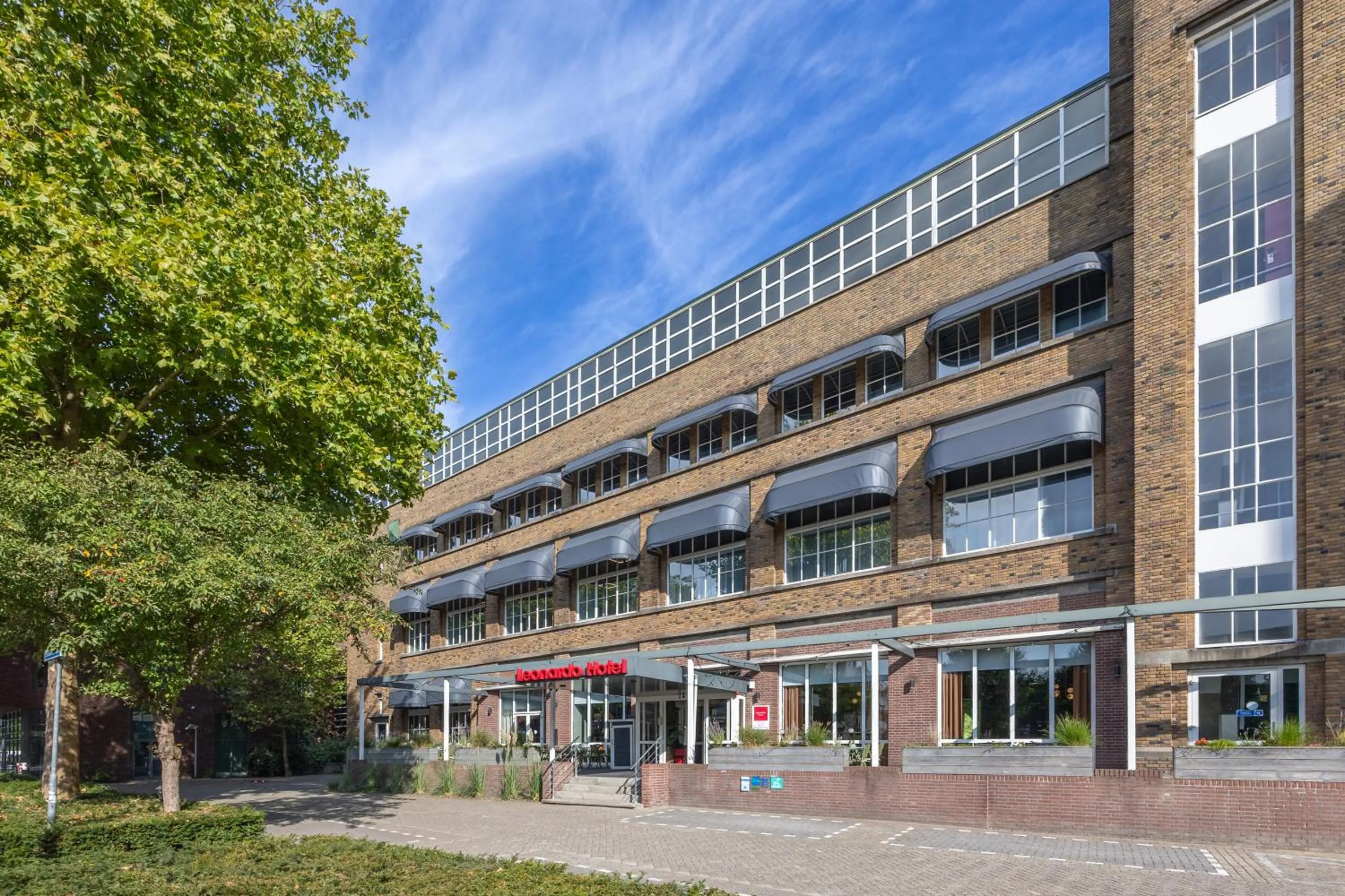 Facade/entrance in Leonardo Hotel Breda City Center