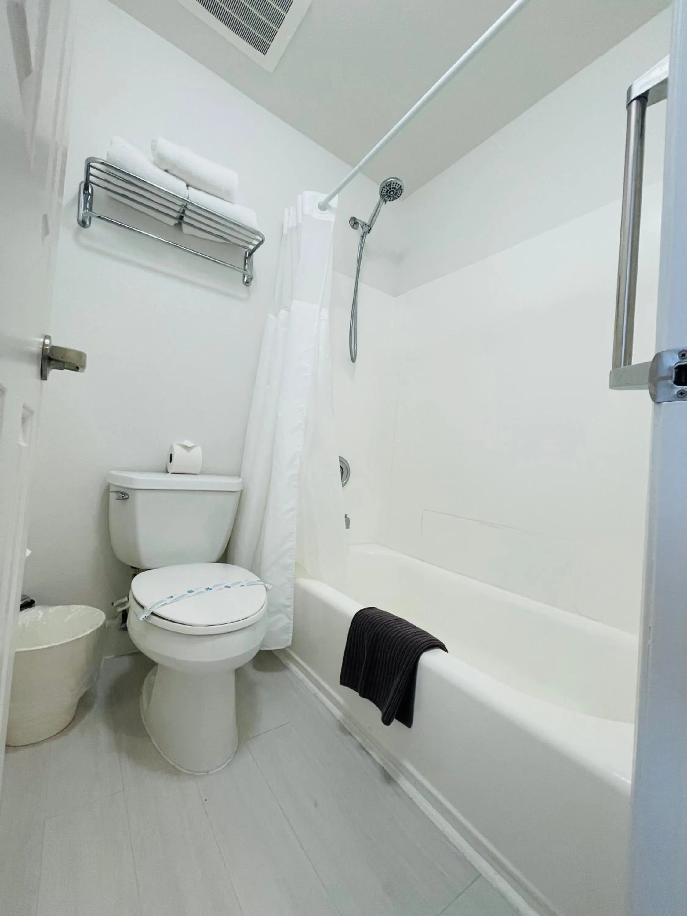 Shower in Loma Linda Inn