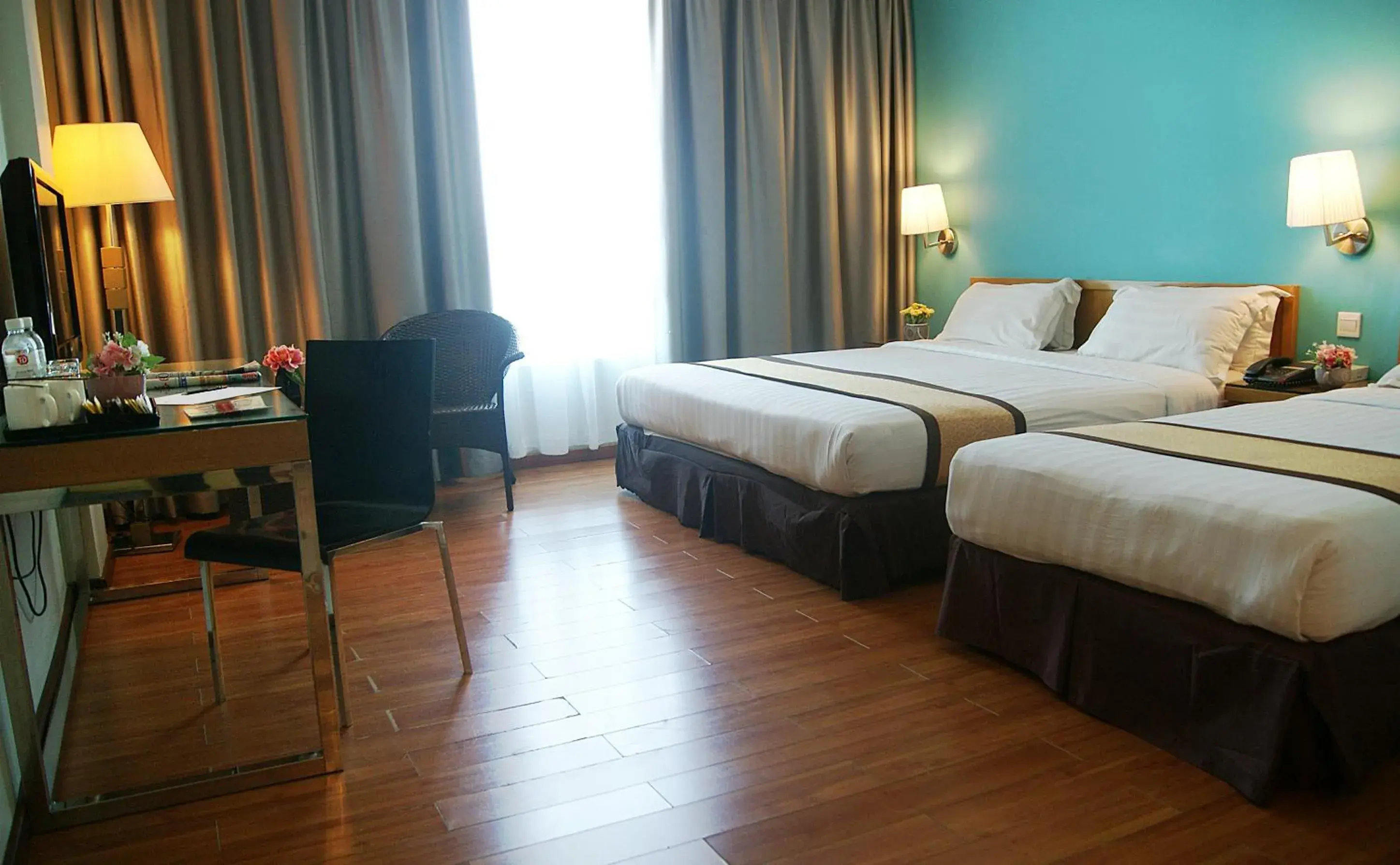 Deluxe Family Room in Tang Dynasty Bay Hotel Deluxe Family Room in Tang Dynasty Bay Hotel