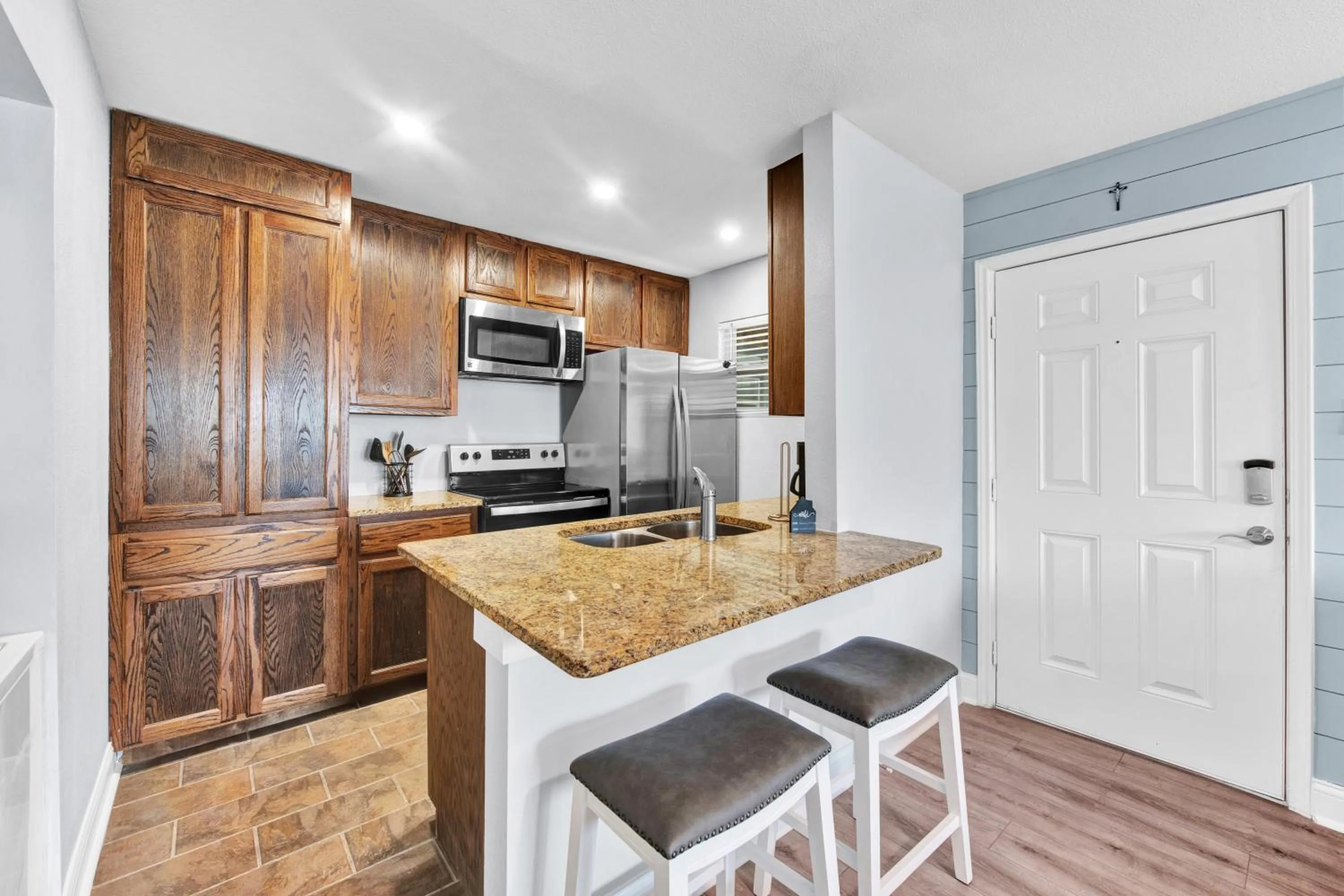 Other in Chasing Waves BH201