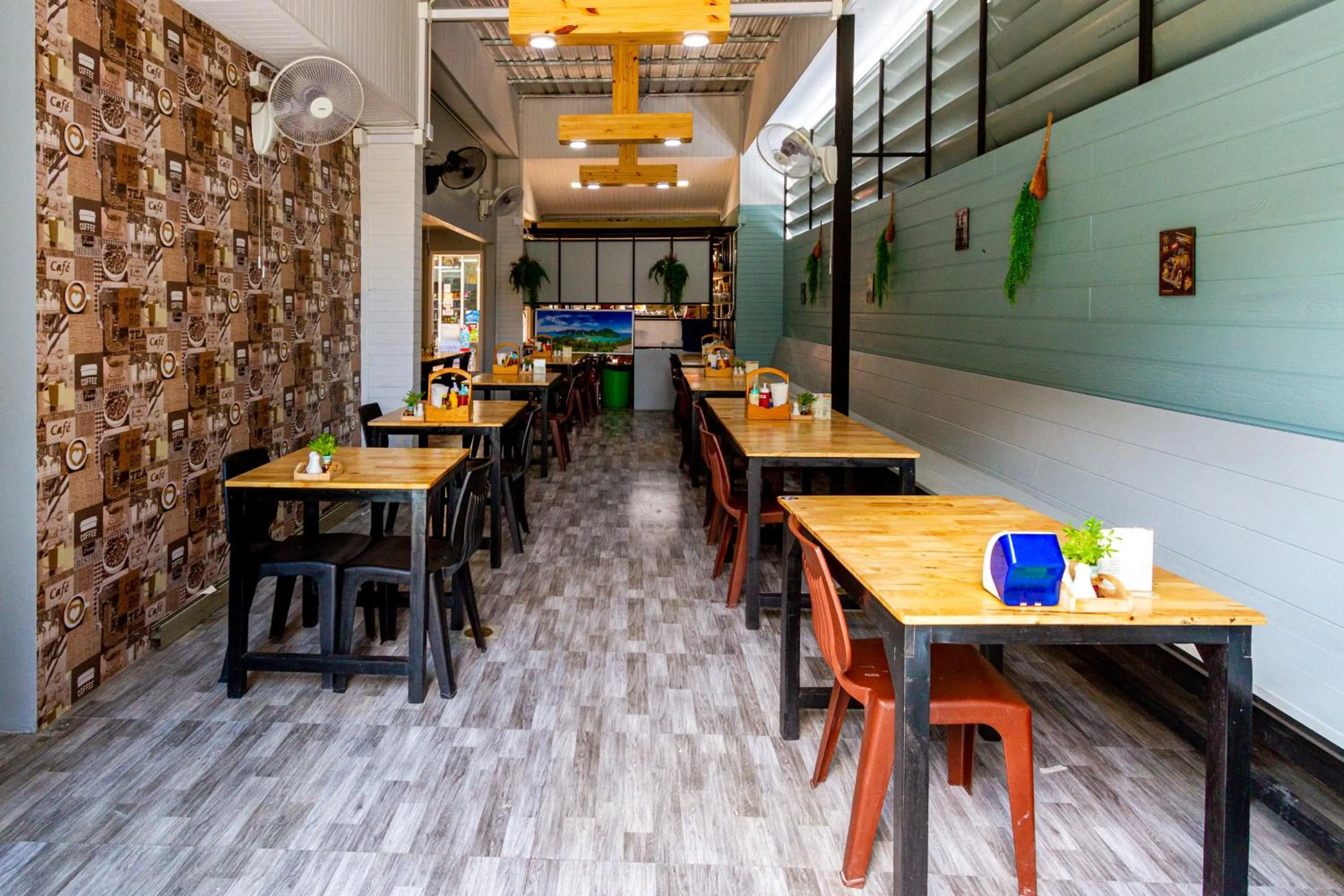 Restaurant/places to eat in Coco Bella Hotel