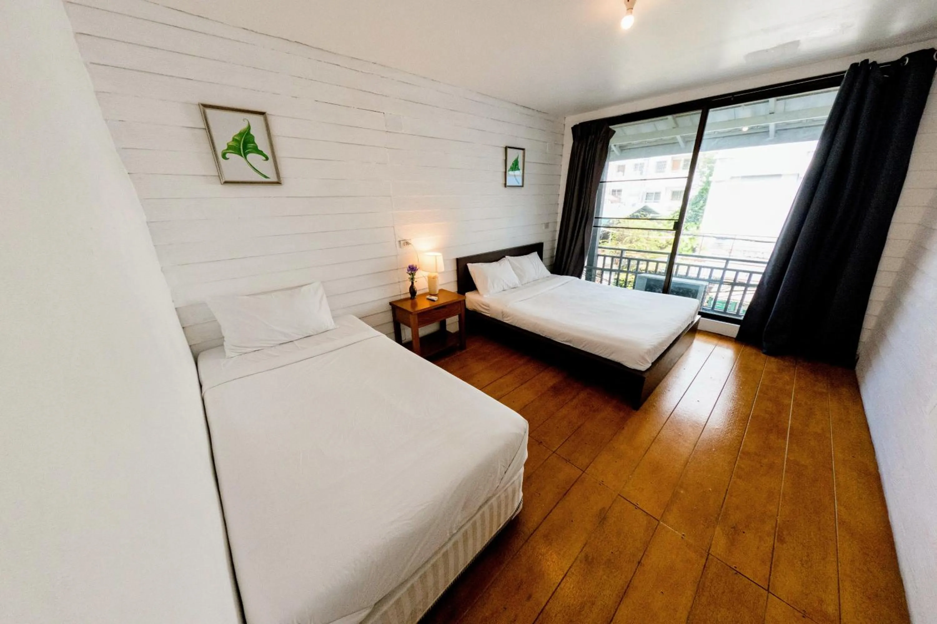 Bedroom, Bed in Back Home Backpackers Hostel