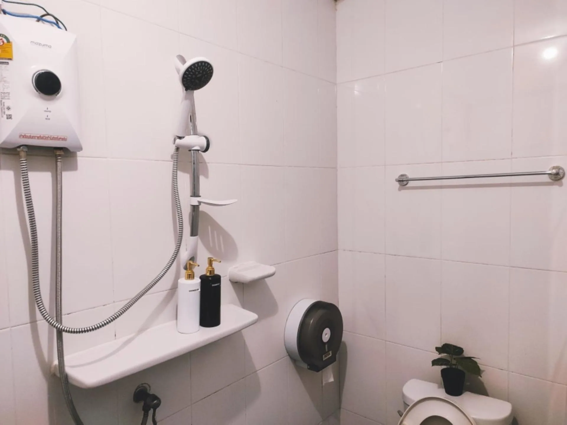 Bathroom in Back Home Backpackers Hostel