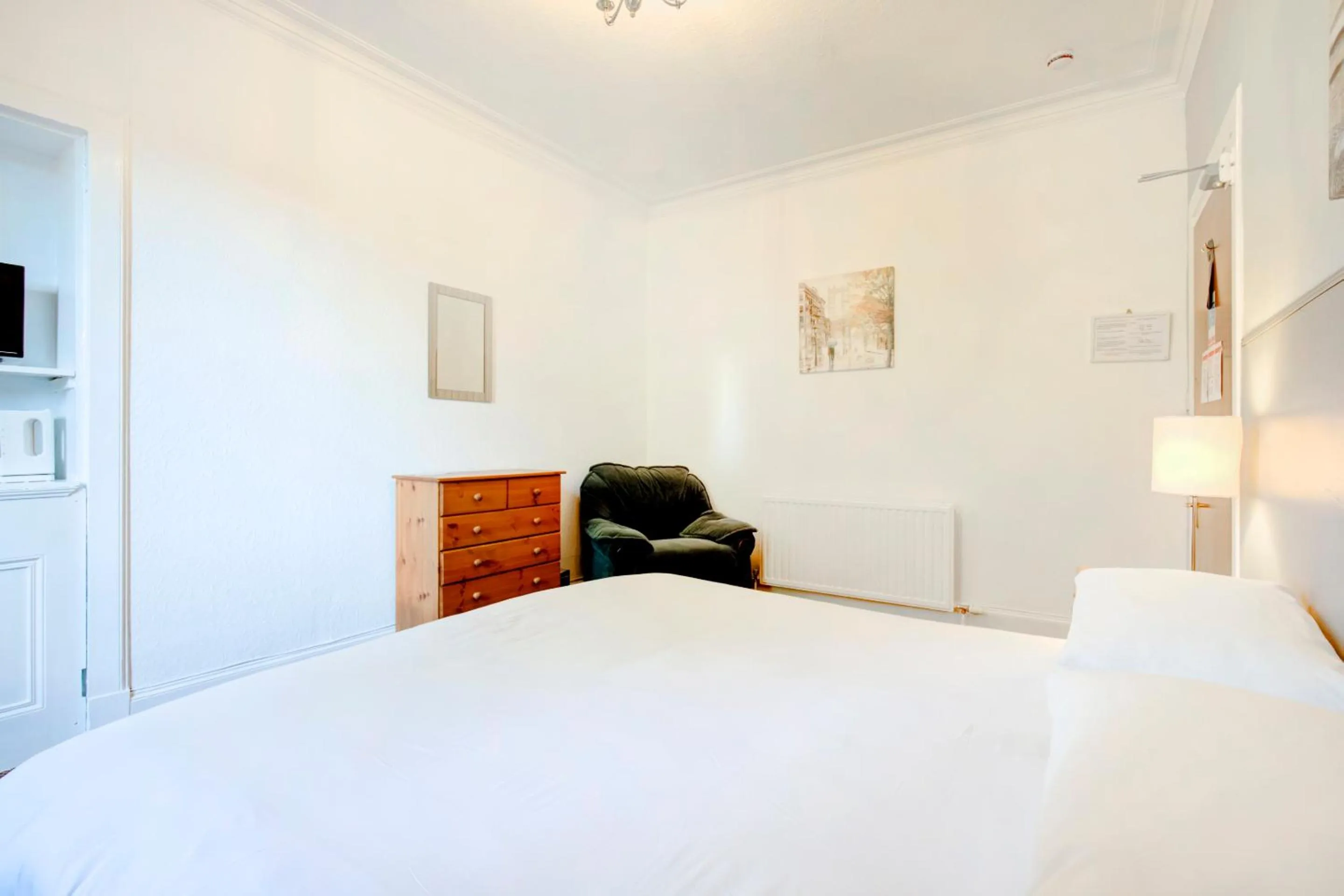 Bedroom in OYO Eastbank Hotel, Speyside Scotland