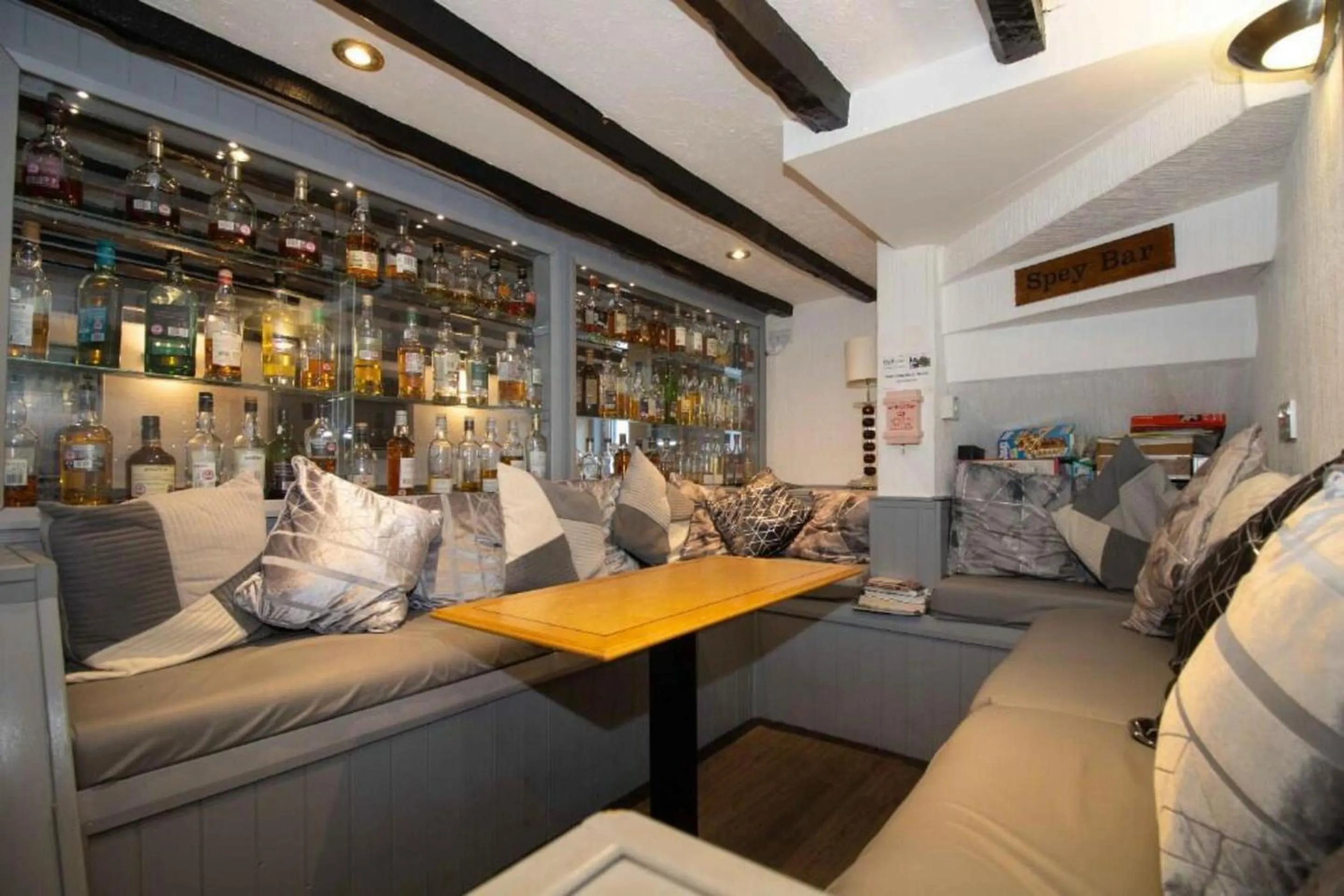 Lounge or bar in OYO Eastbank Hotel, Speyside Scotland