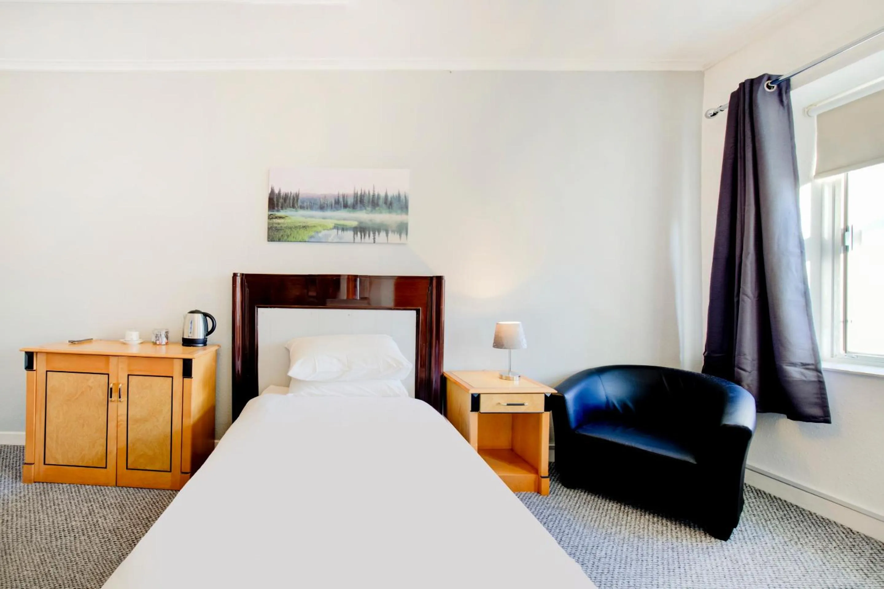 Bedroom in OYO Eastbank Hotel, Speyside Scotland