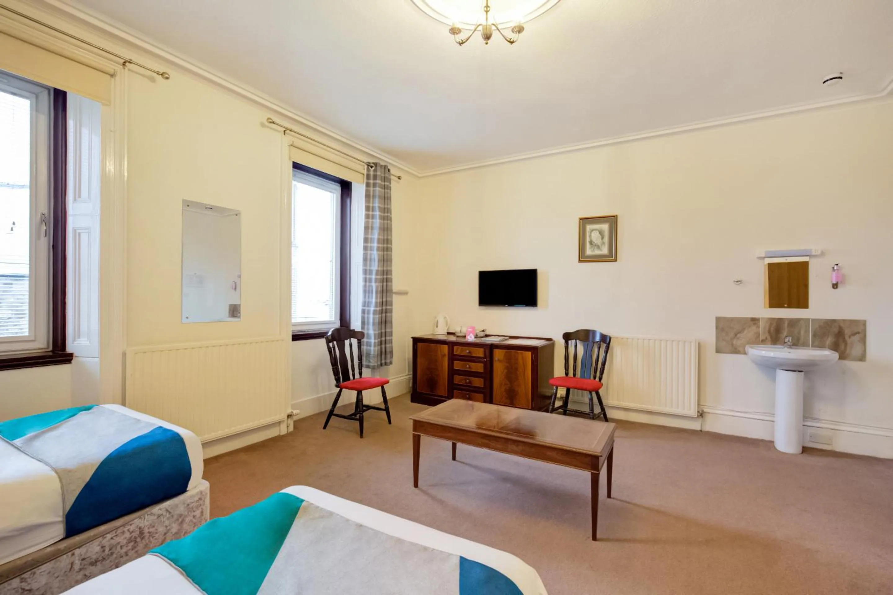 Bedroom in OYO Eastbank Hotel, Speyside Scotland