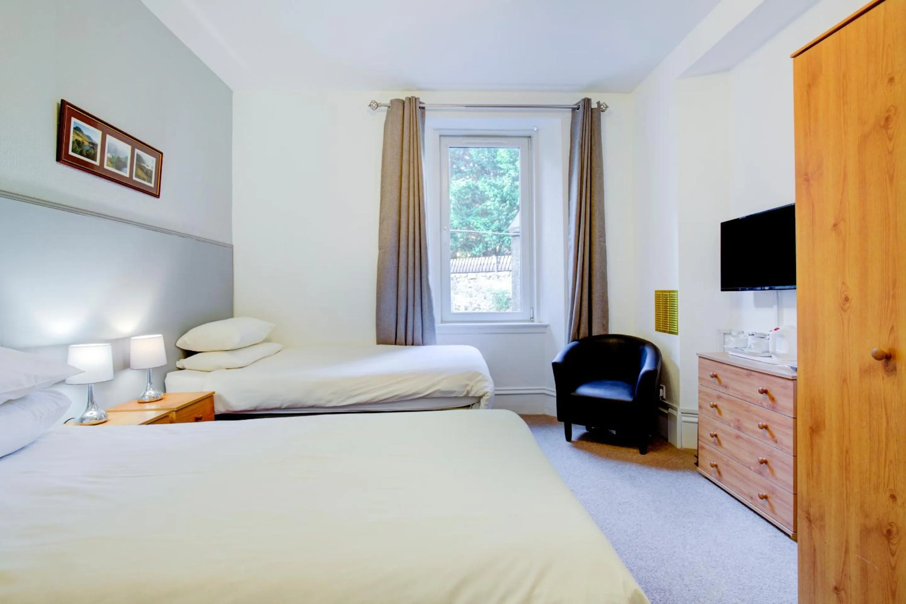 TV and multimedia in OYO Eastbank Hotel, Speyside Scotland