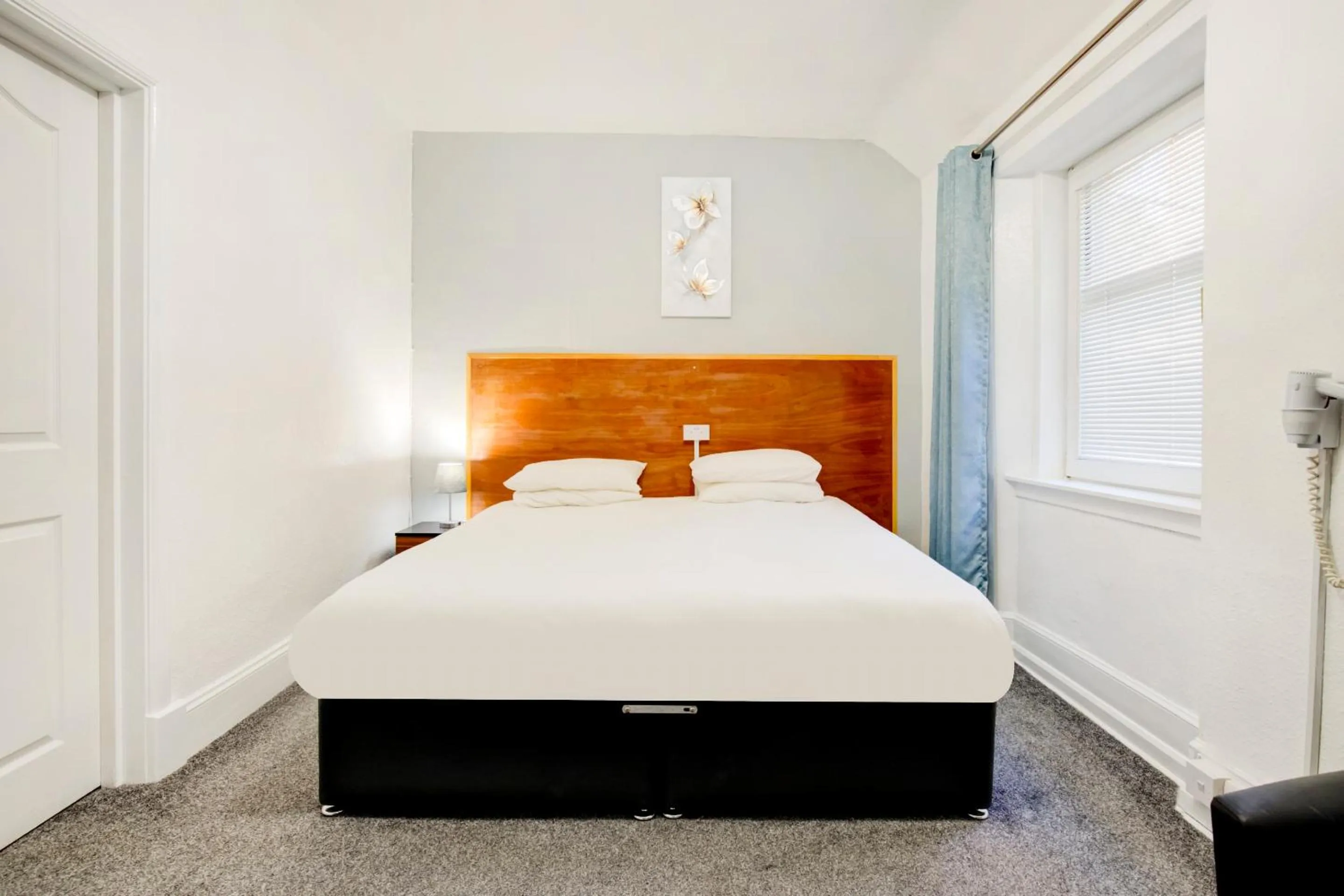 Bedroom in OYO Eastbank Hotel, Speyside Scotland