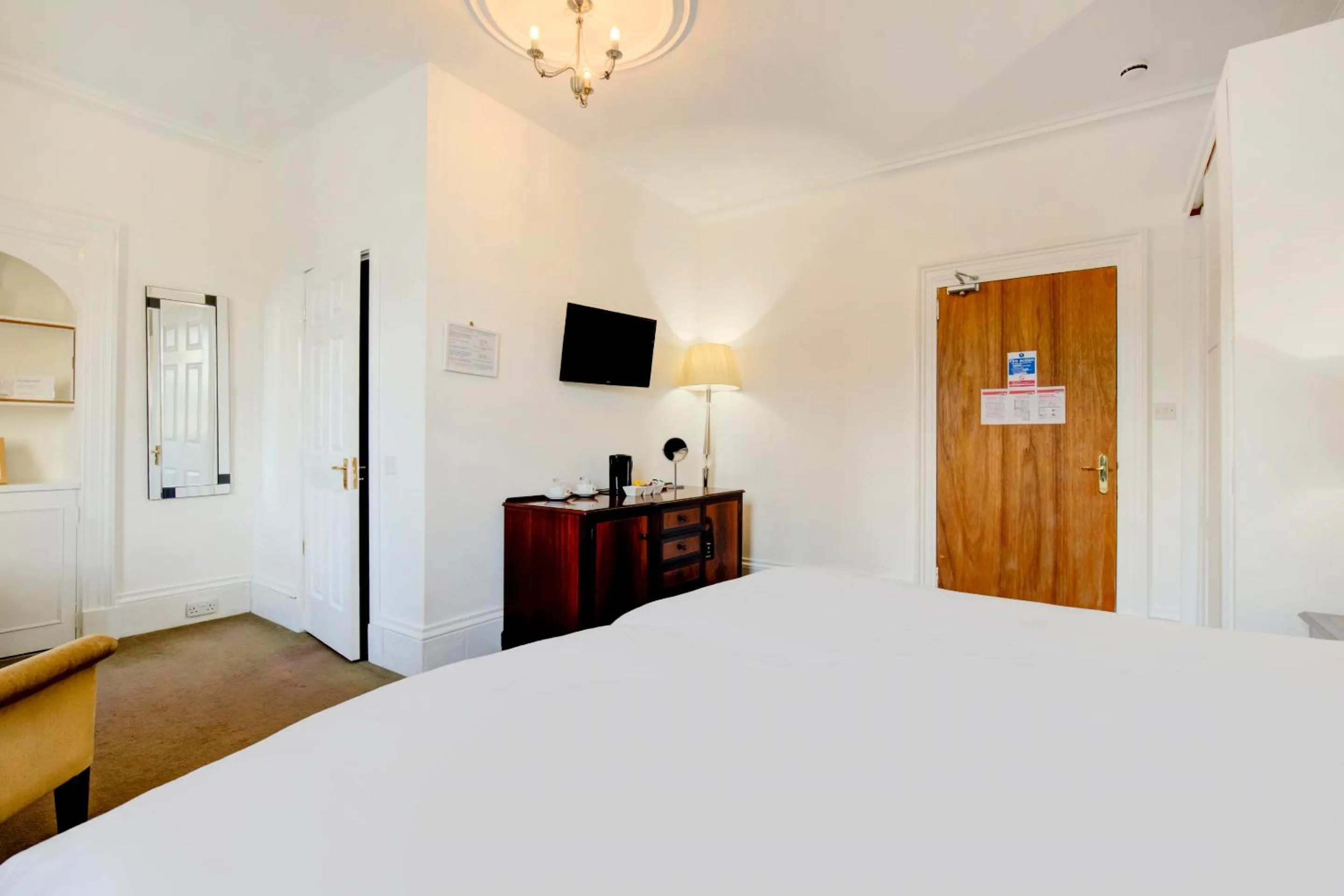 Bedroom in OYO Eastbank Hotel, Speyside Scotland