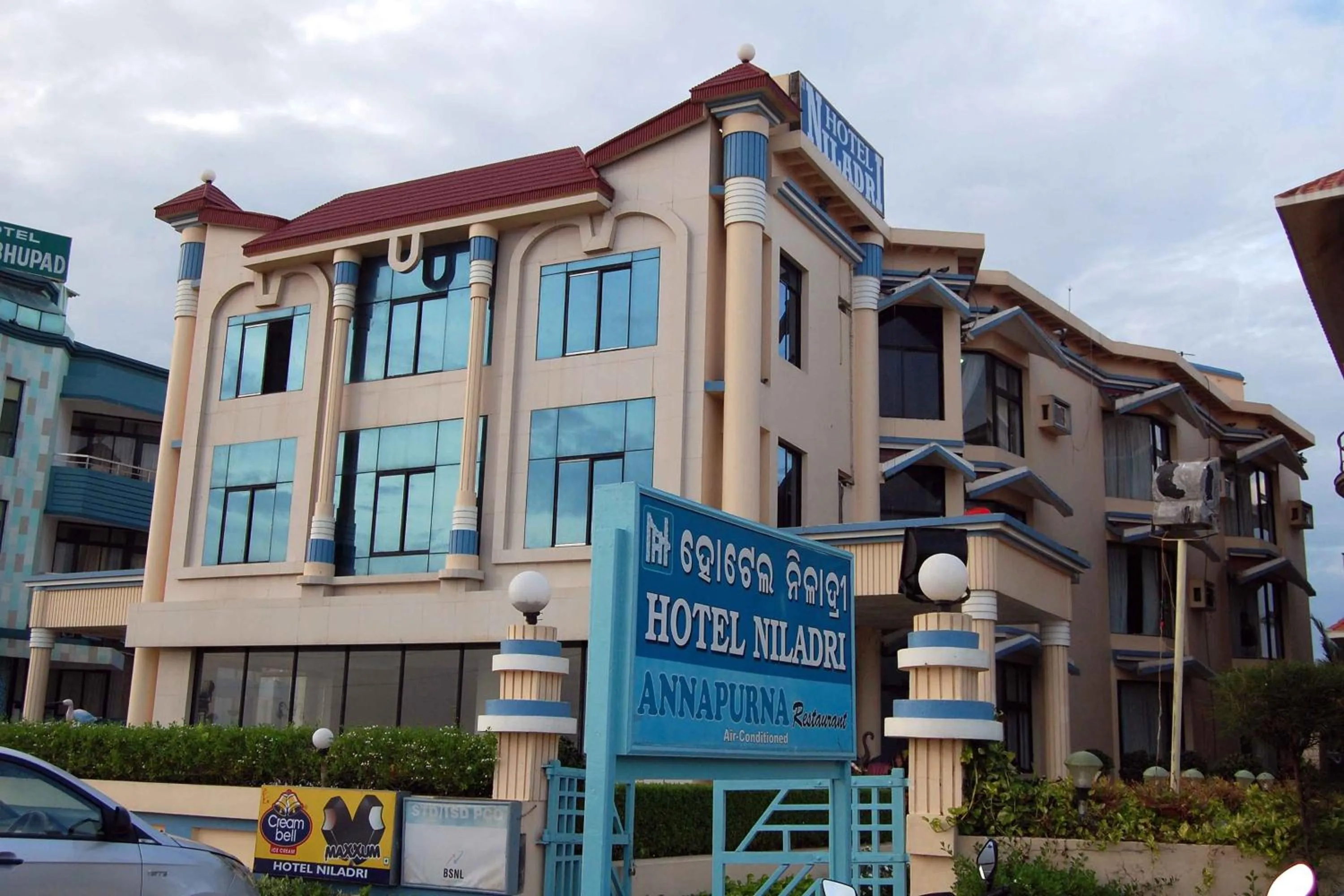 Facade/entrance in Hotel Niladri