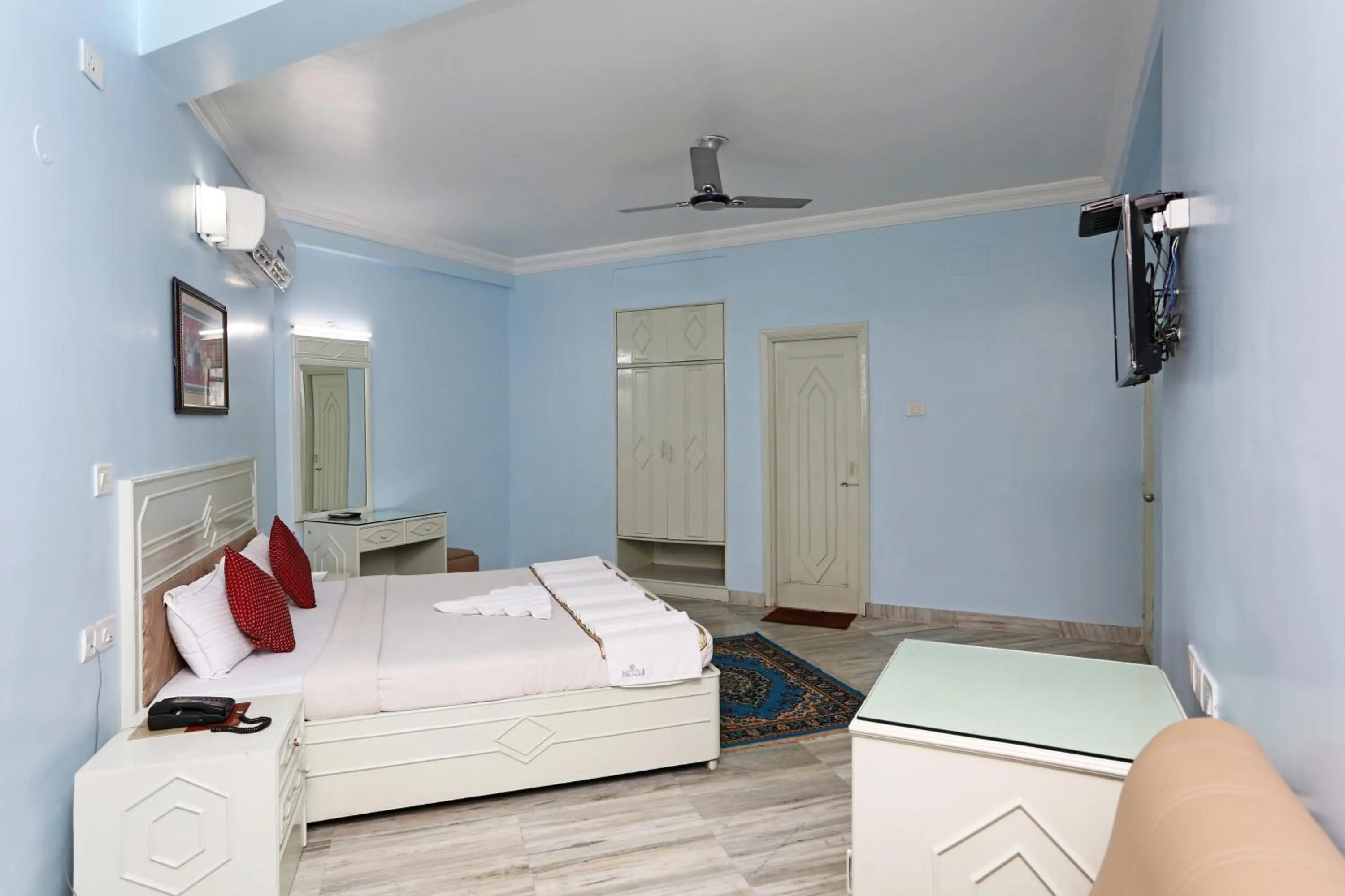 Photo of the whole room in Hotel Niladri