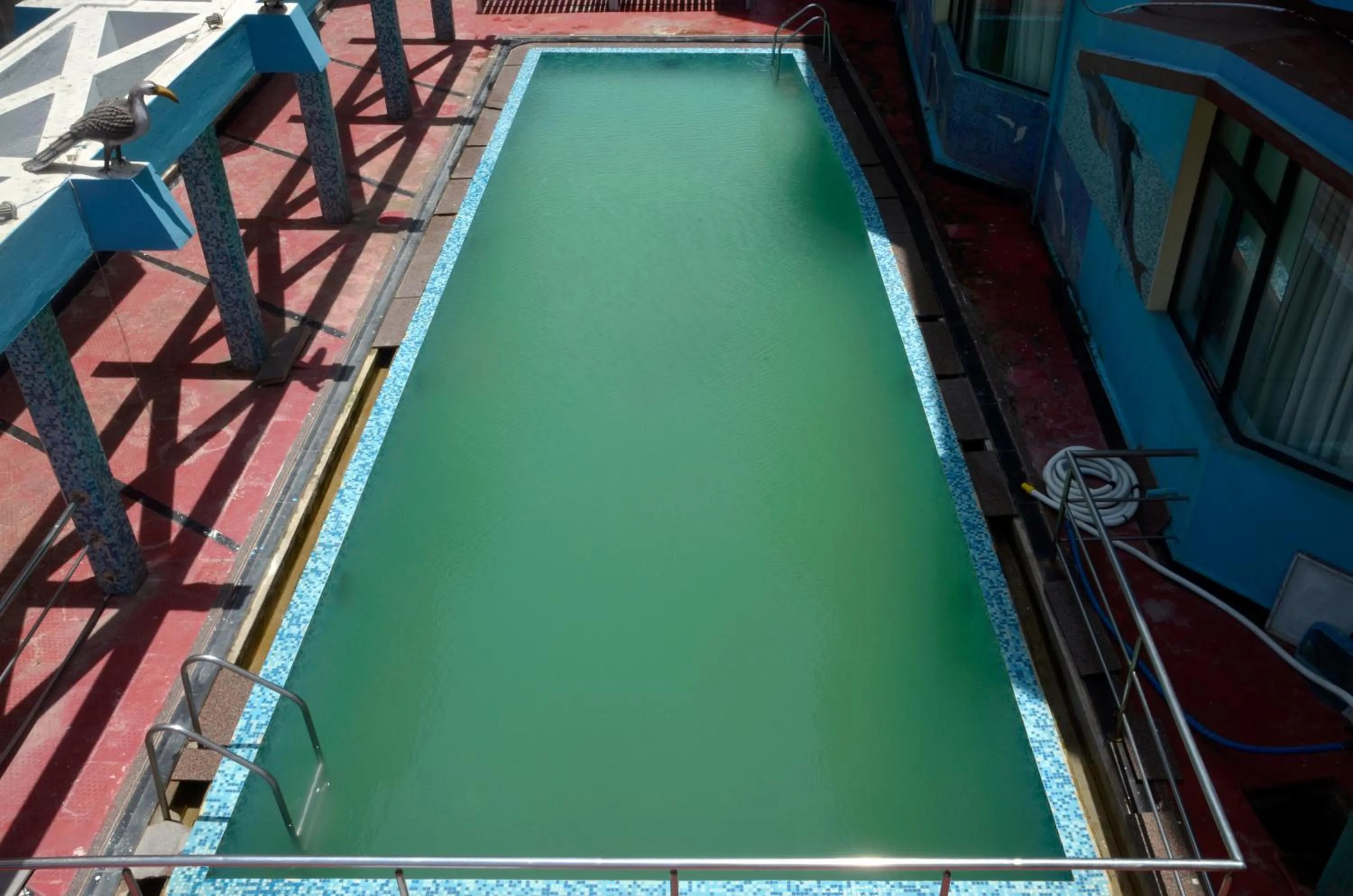 Swimming pool in Hotel Niladri