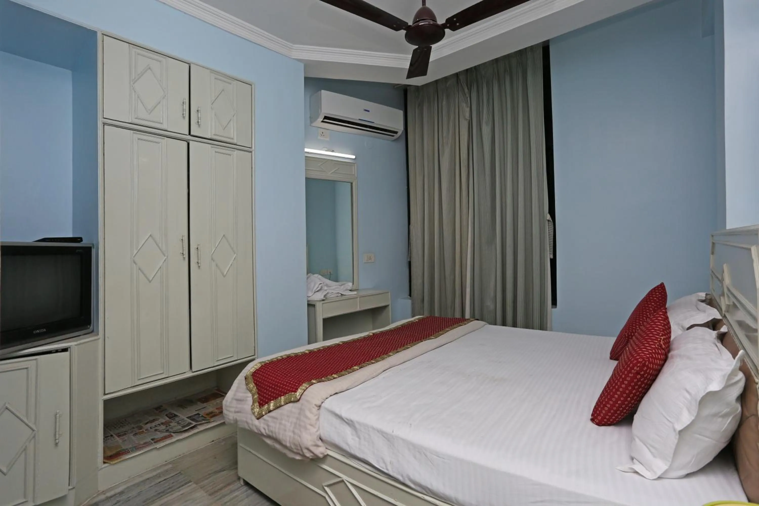 Photo of the whole room in Hotel Niladri