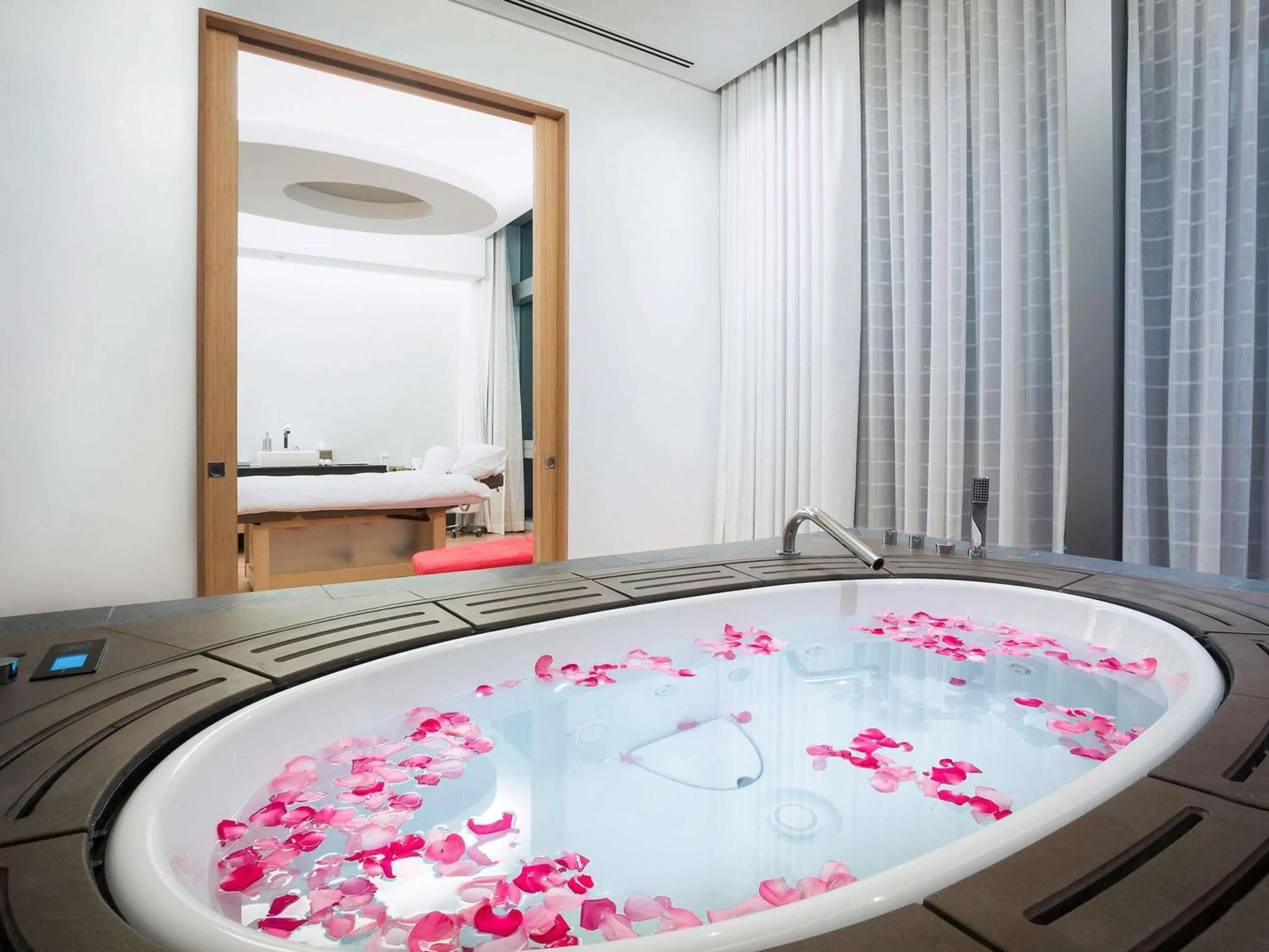 Spa and wellness centre/facilities in Sofitel Dubai Downtown