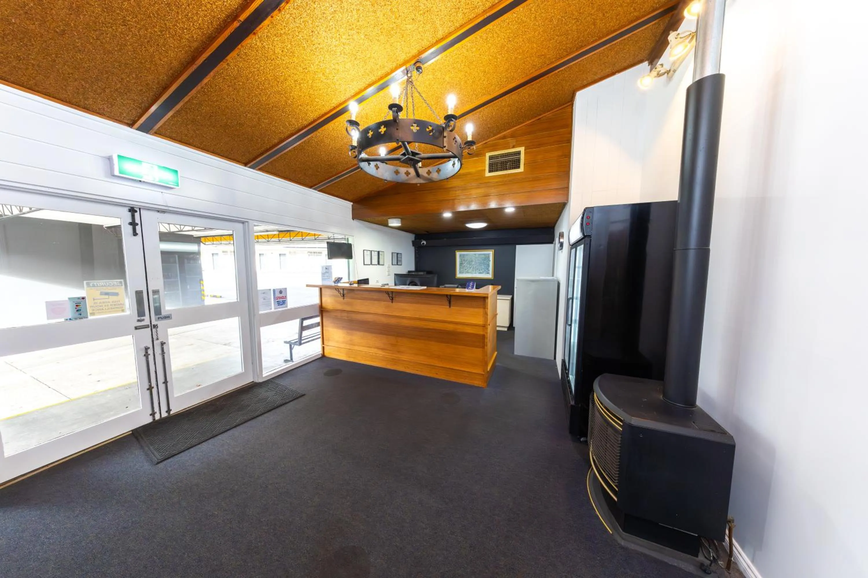 Property building in Golden Hills Motel