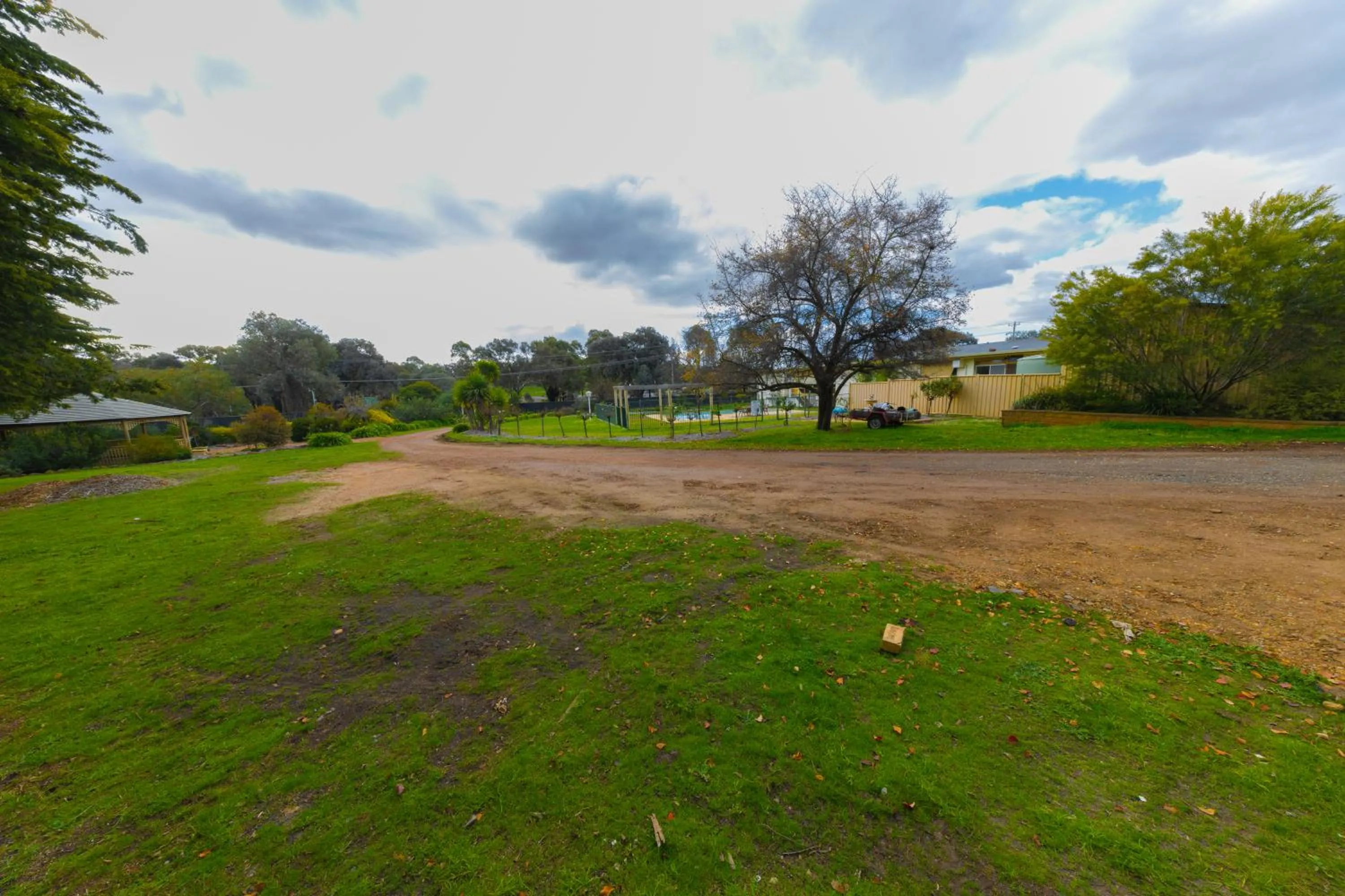 Natural landscape in Golden Hills Motel