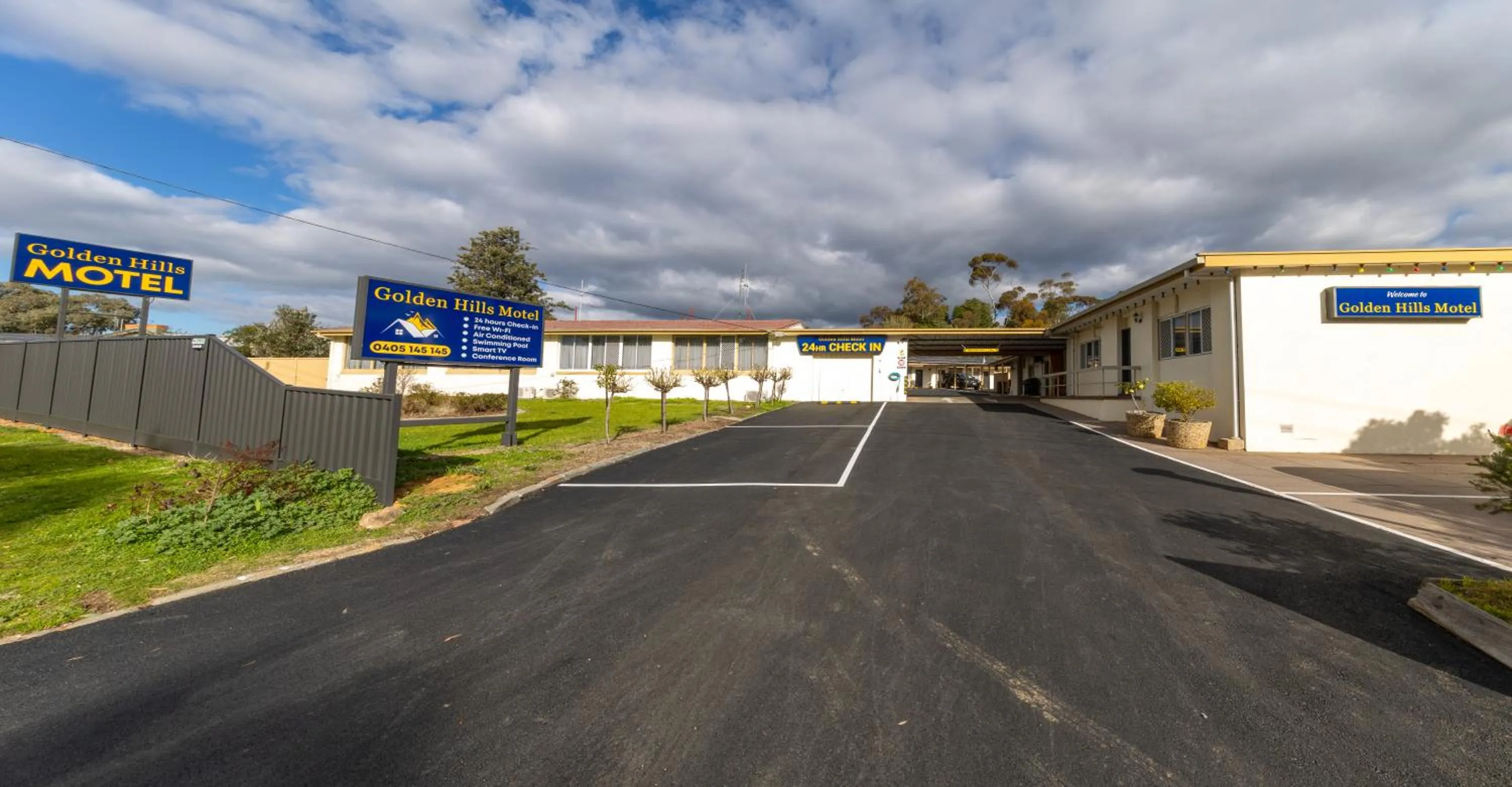Property building in Golden Hills Motel