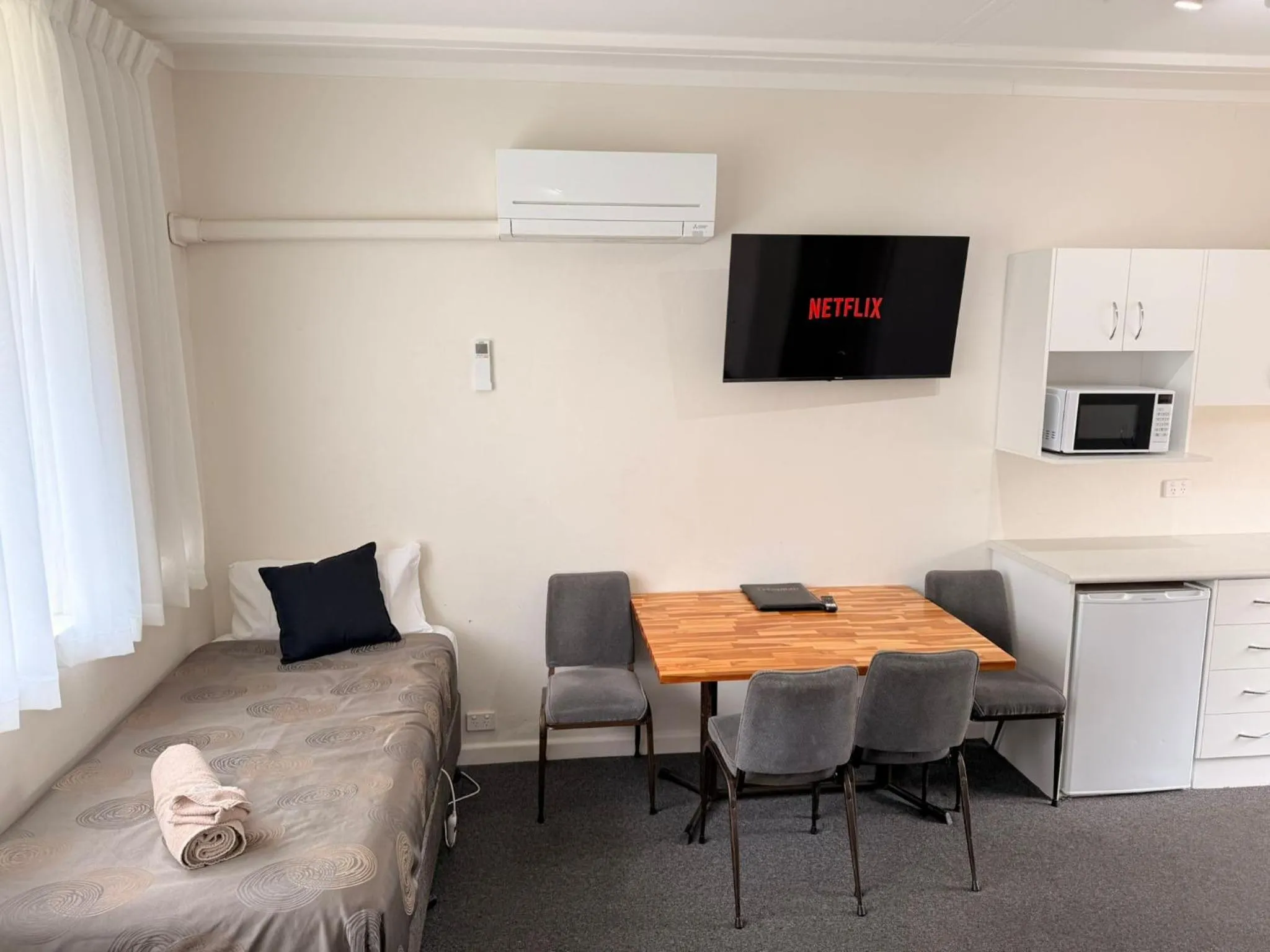 TV and multimedia in Golden Hills Motel