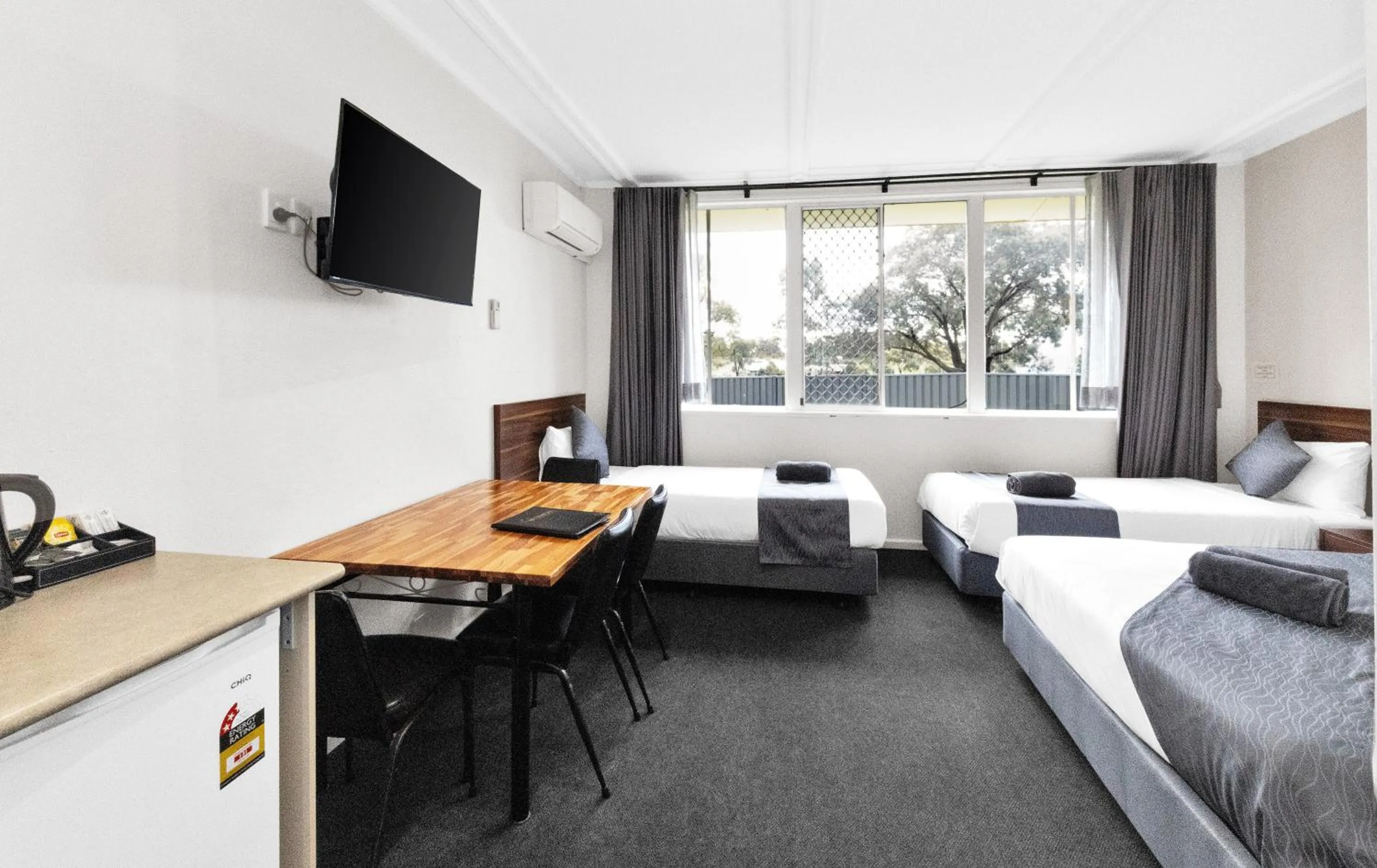 Bed in Golden Hills Motel