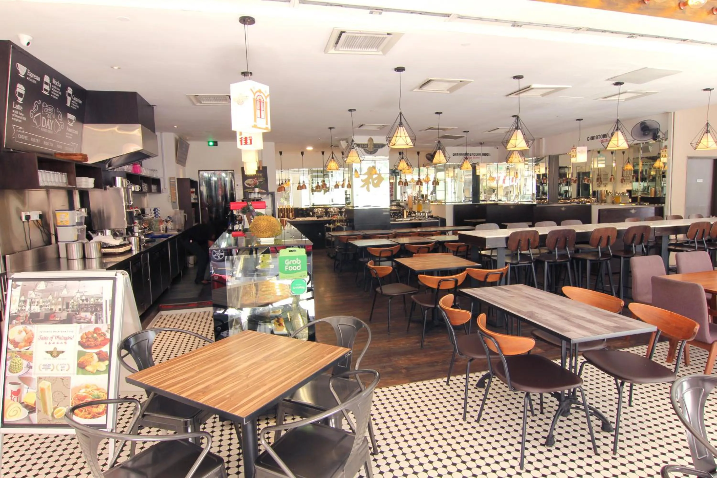 Restaurant/places to eat in Pacific Express Hotel Central Market Kuala Lumpur