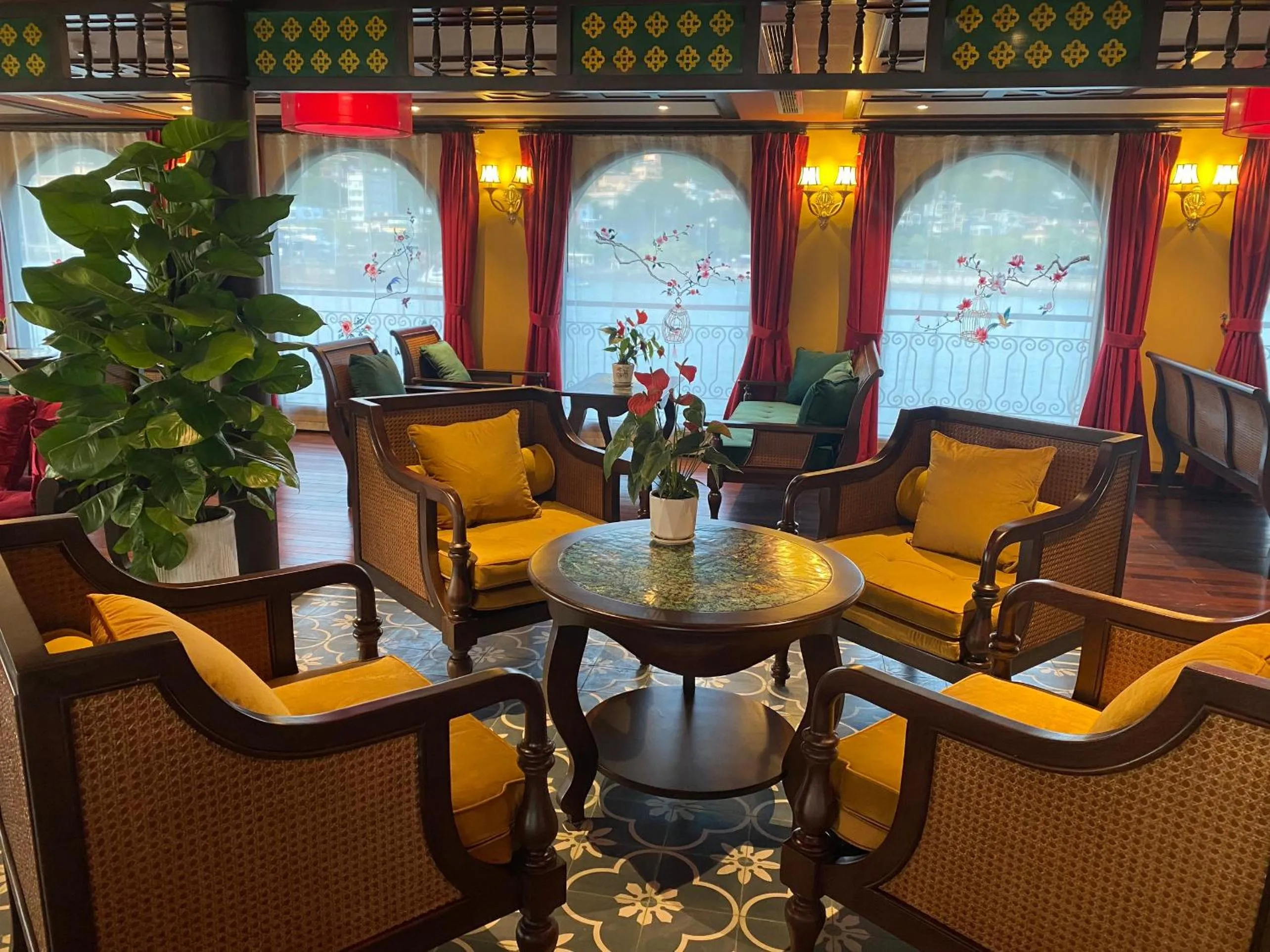 Lounge or bar in Indochine Premium Halong Bay