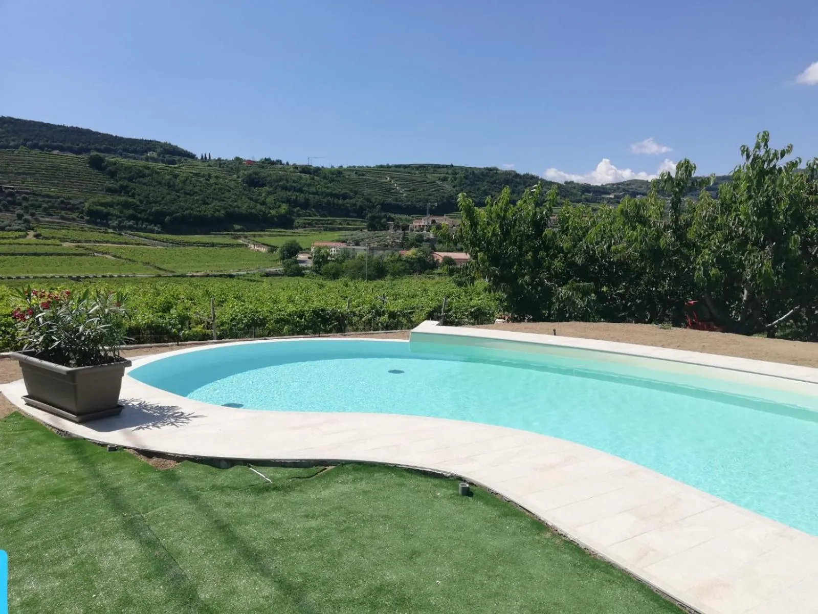 Pool view in B&B Agorà