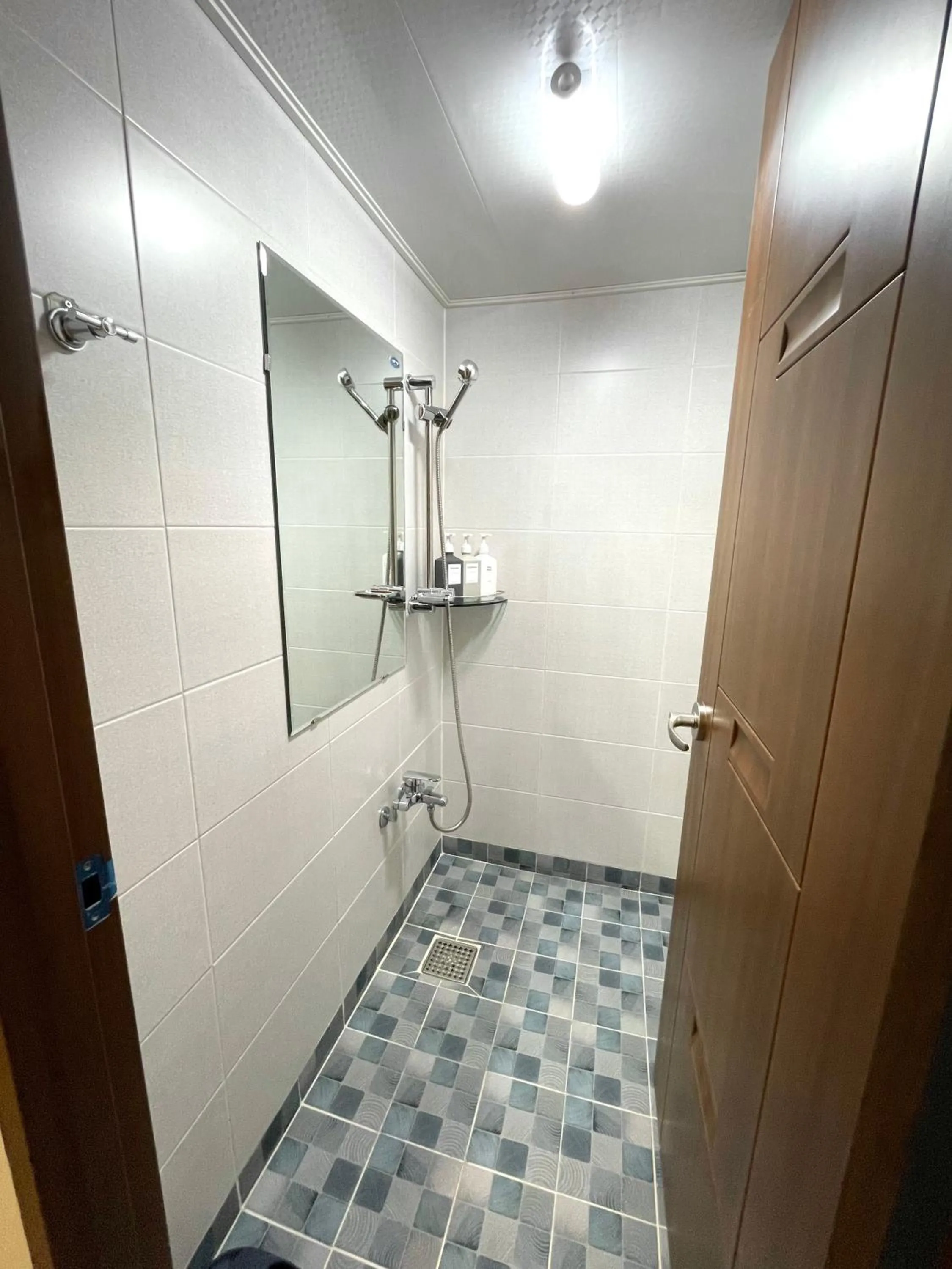 Bathroom in Danaharu Guesthouse