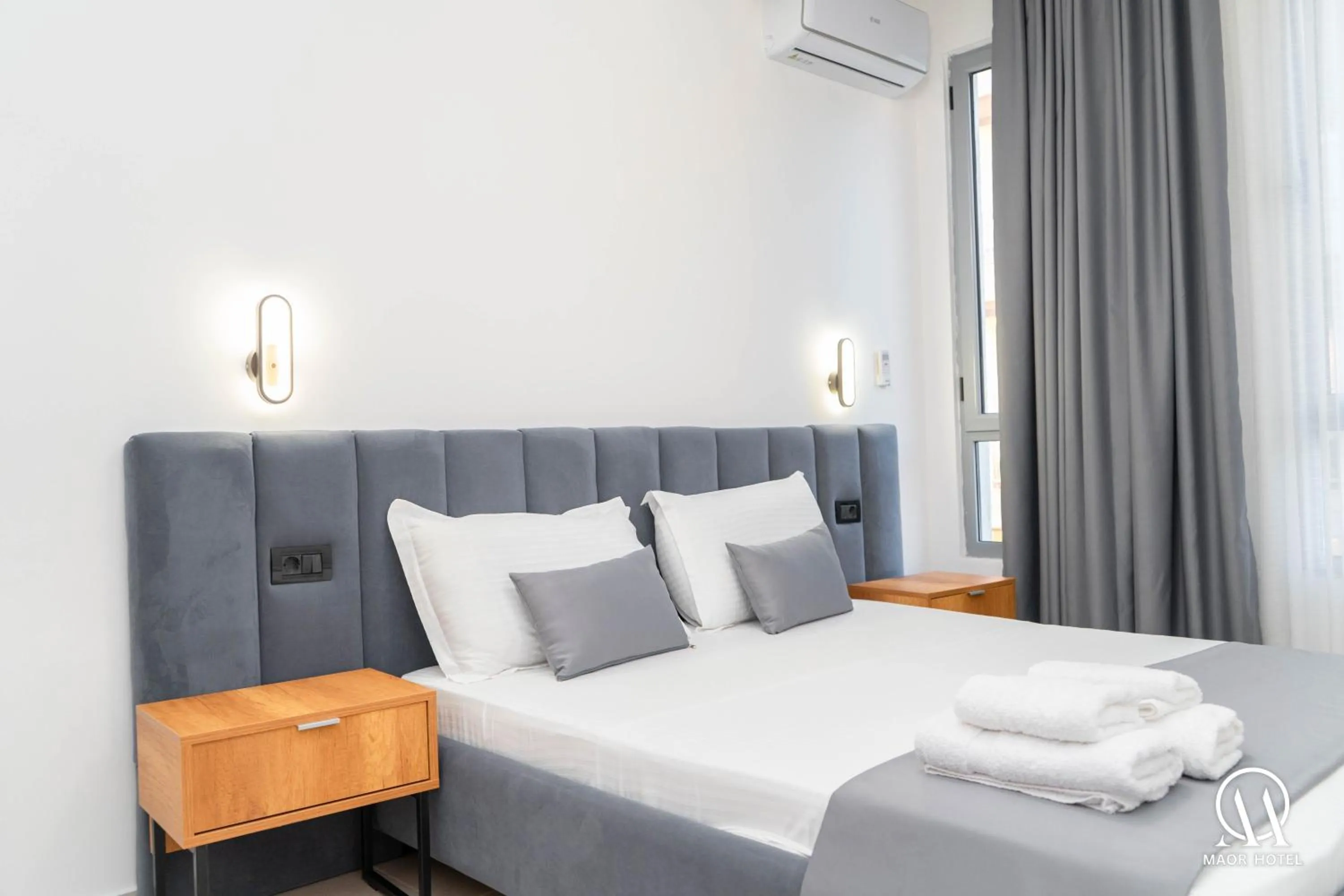 Bedroom, Bed in Maor Hotel