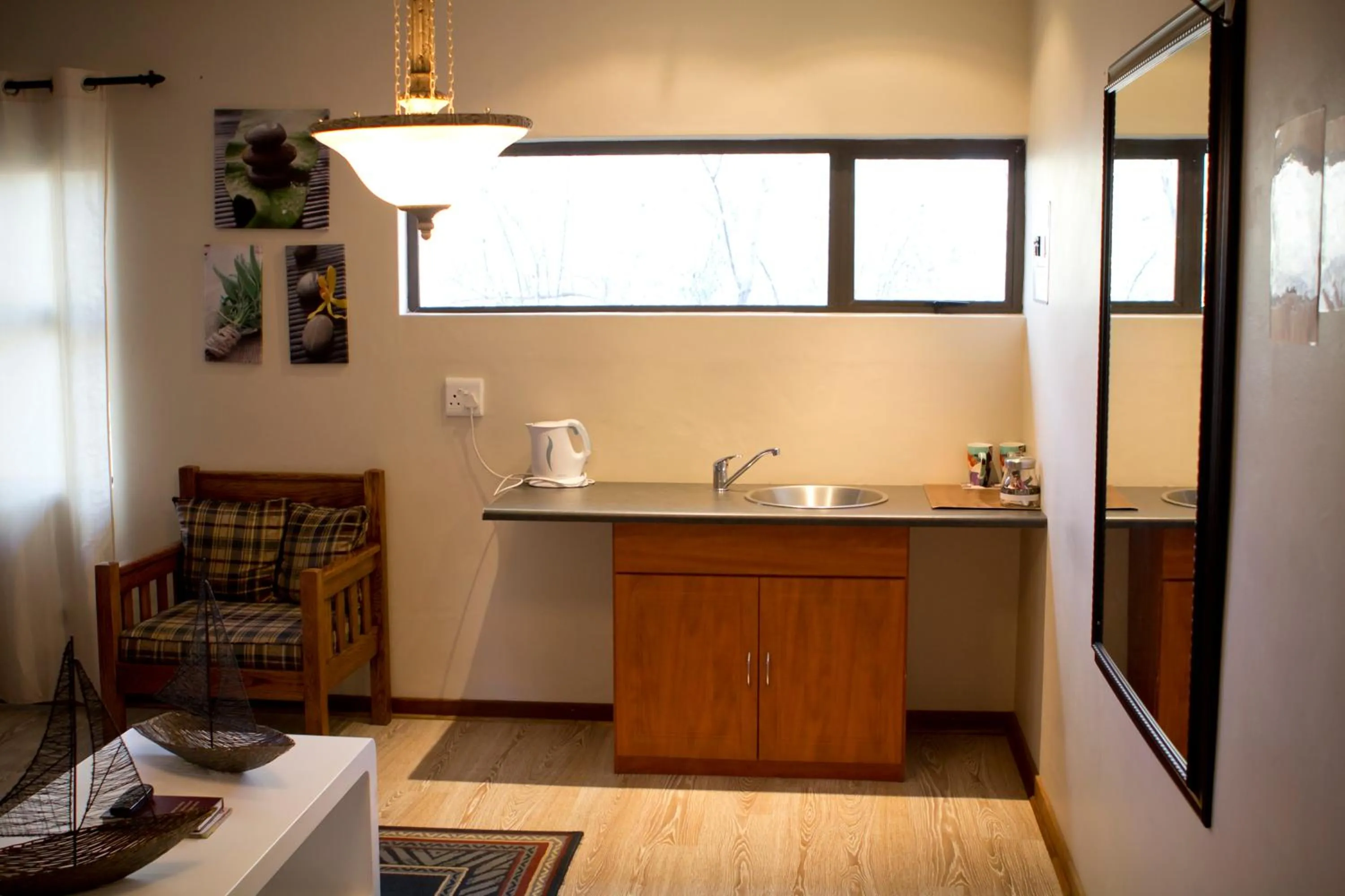 Kitchen or kitchenette in Villa Mexicana Guesthouse