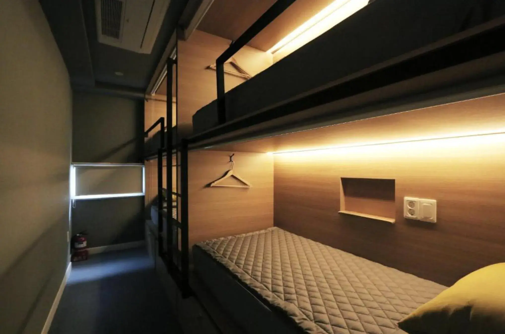 Quadruple Room with Shared Bathroom in Blueboat Hostel Jeonju Quadruple Room with Shared Bathroom in Blueboat Hostel Jeonju