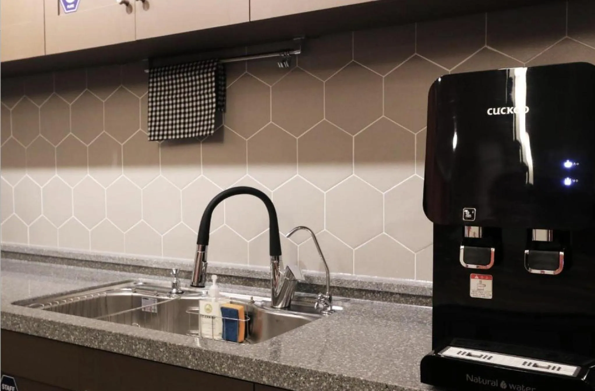 Communal kitchen in Blueboat Hostel Jeonju