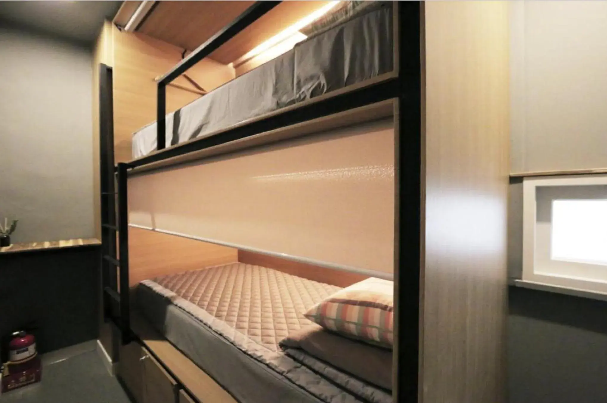 Bunk Bed Twin Room with Shared Bathroom in Blueboat Hostel Jeonju Bunk Bed Twin Room with Shared Bathroom in Blueboat Hostel Jeonju