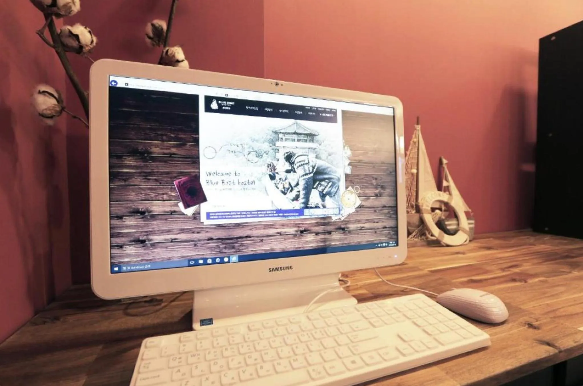 Communal lounge/ TV room in Blueboat Hostel Jeonju