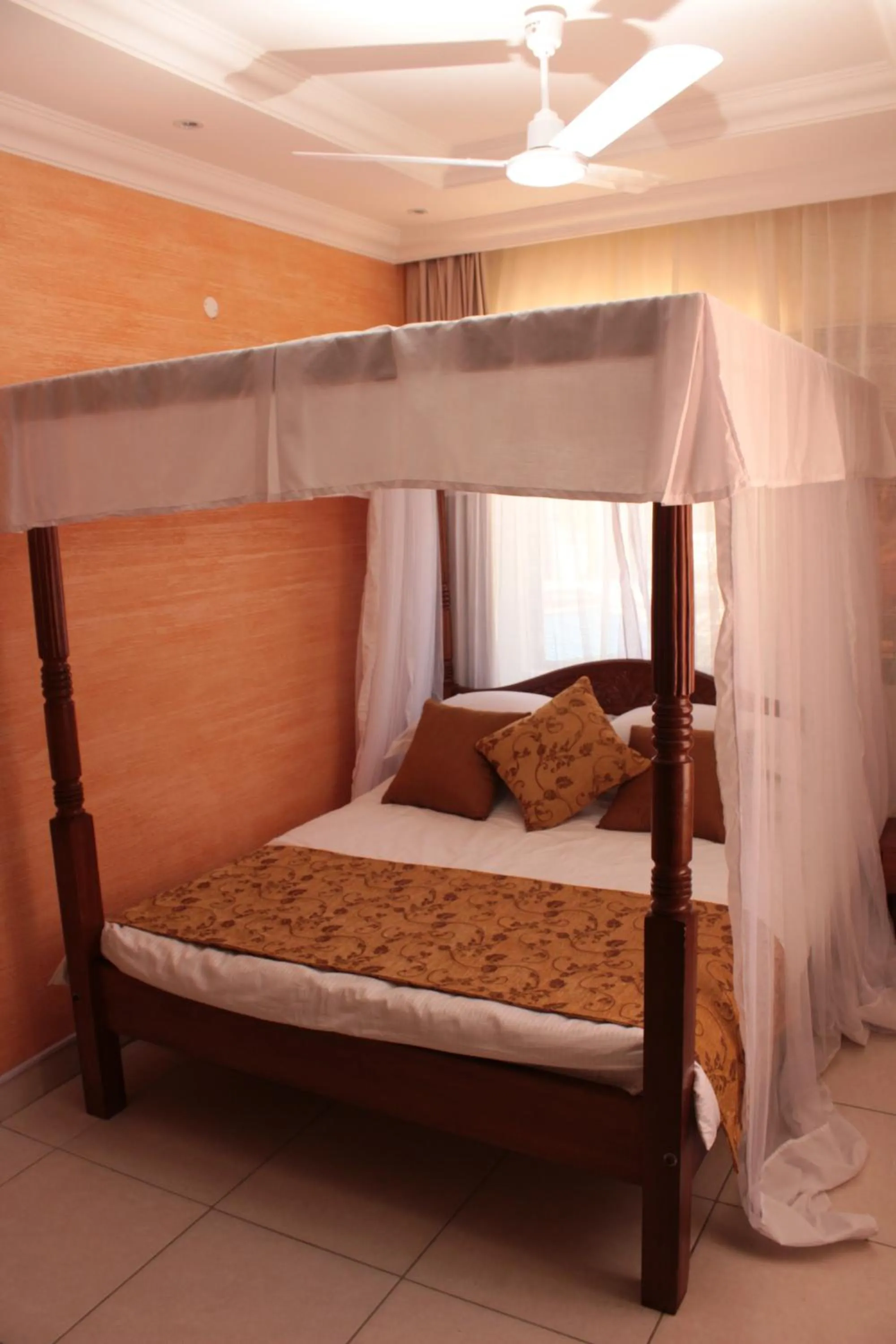 Bed in Moffat Court Boutique Hotel