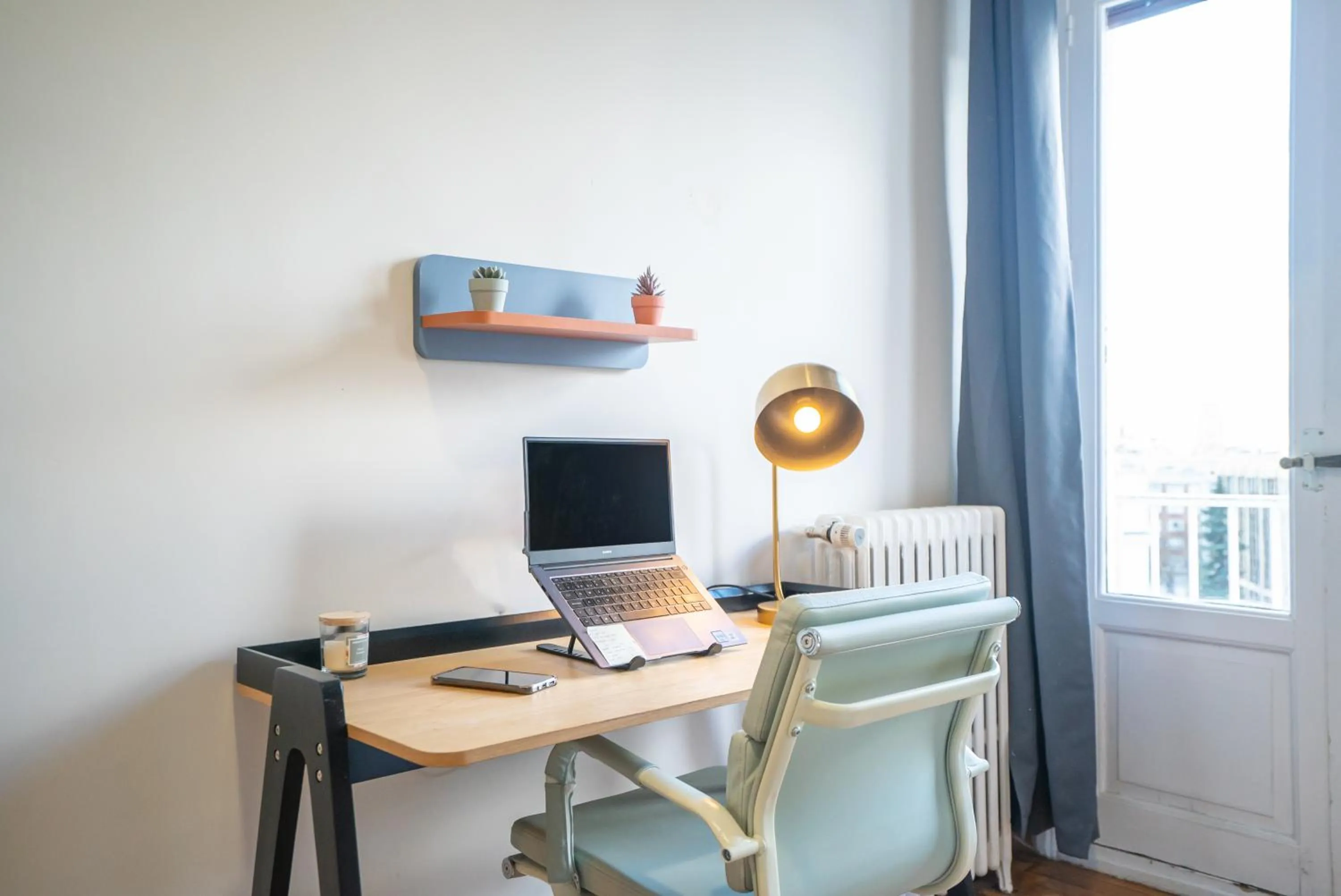 hair dresser in Live It Madrid Chamberi