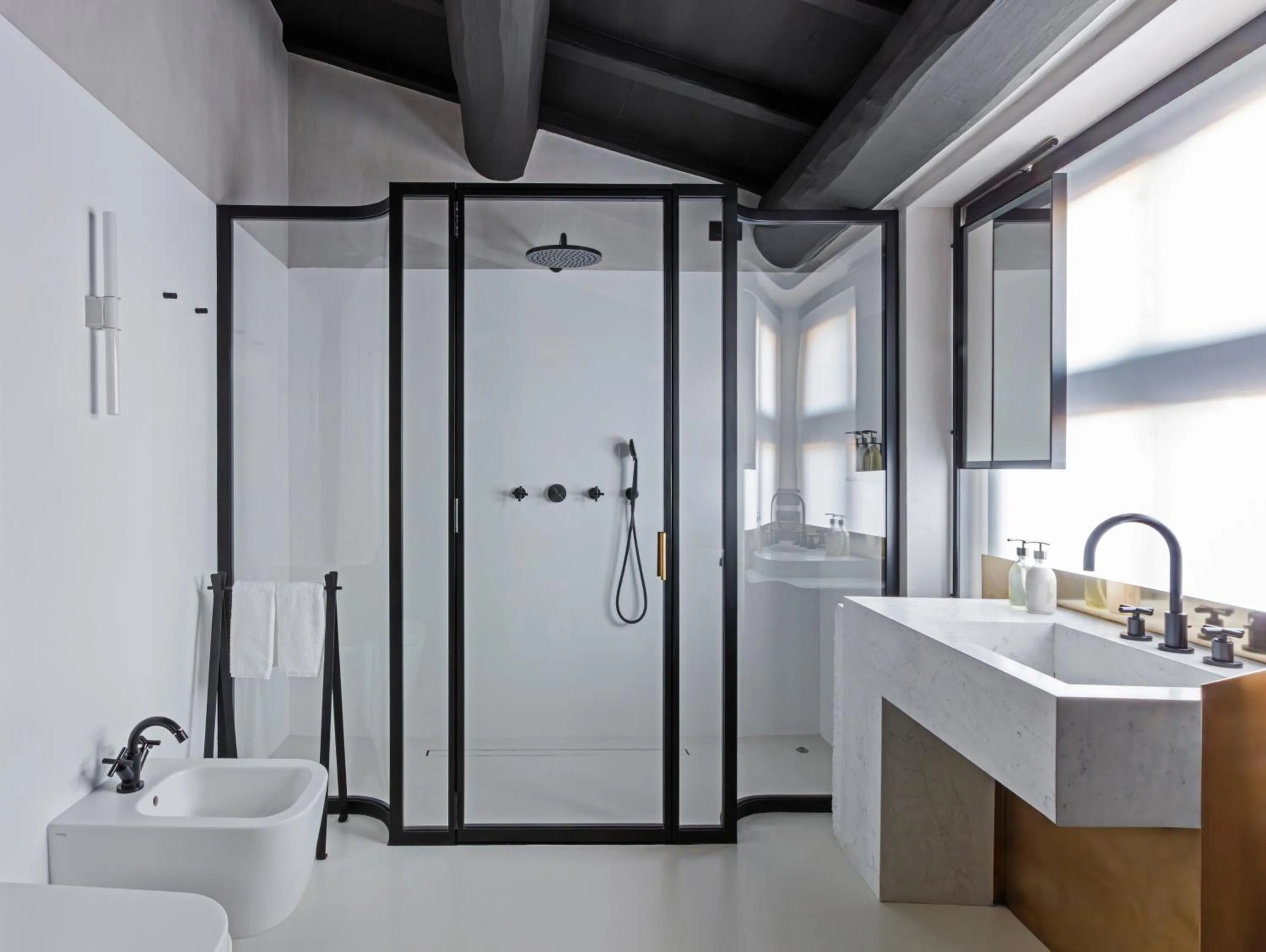 Bathroom in Palazzo Petrvs