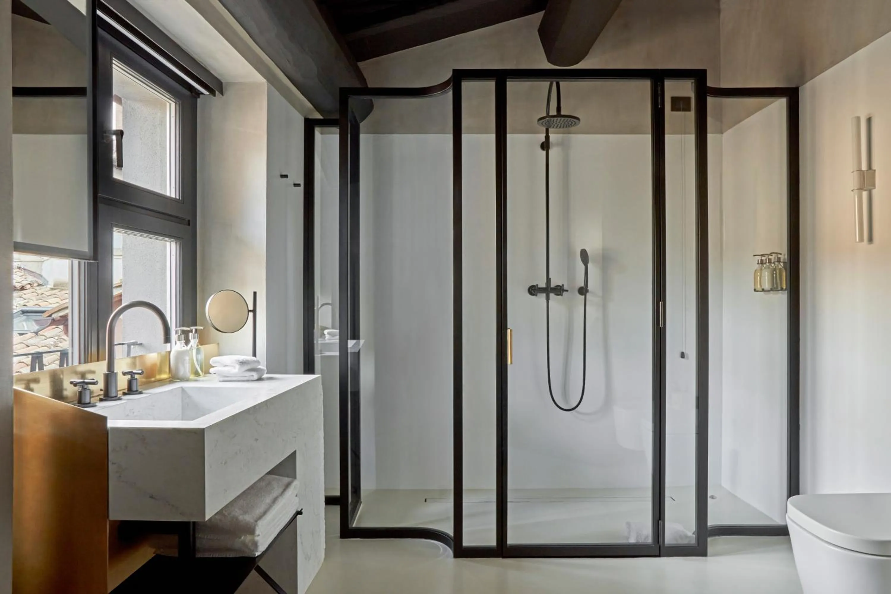 Bathroom in Palazzo Petrvs