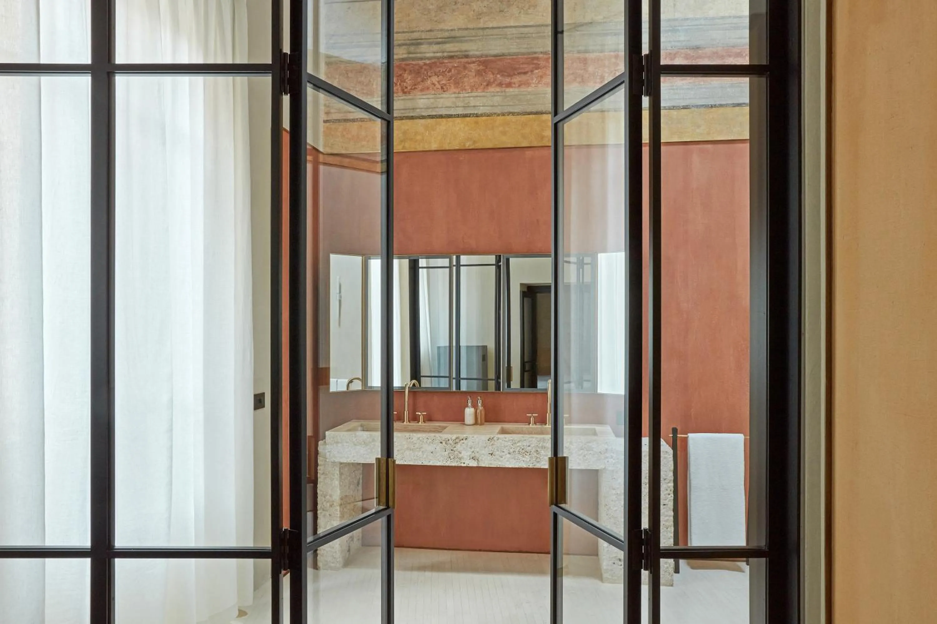 Bathroom in Palazzo Petrvs